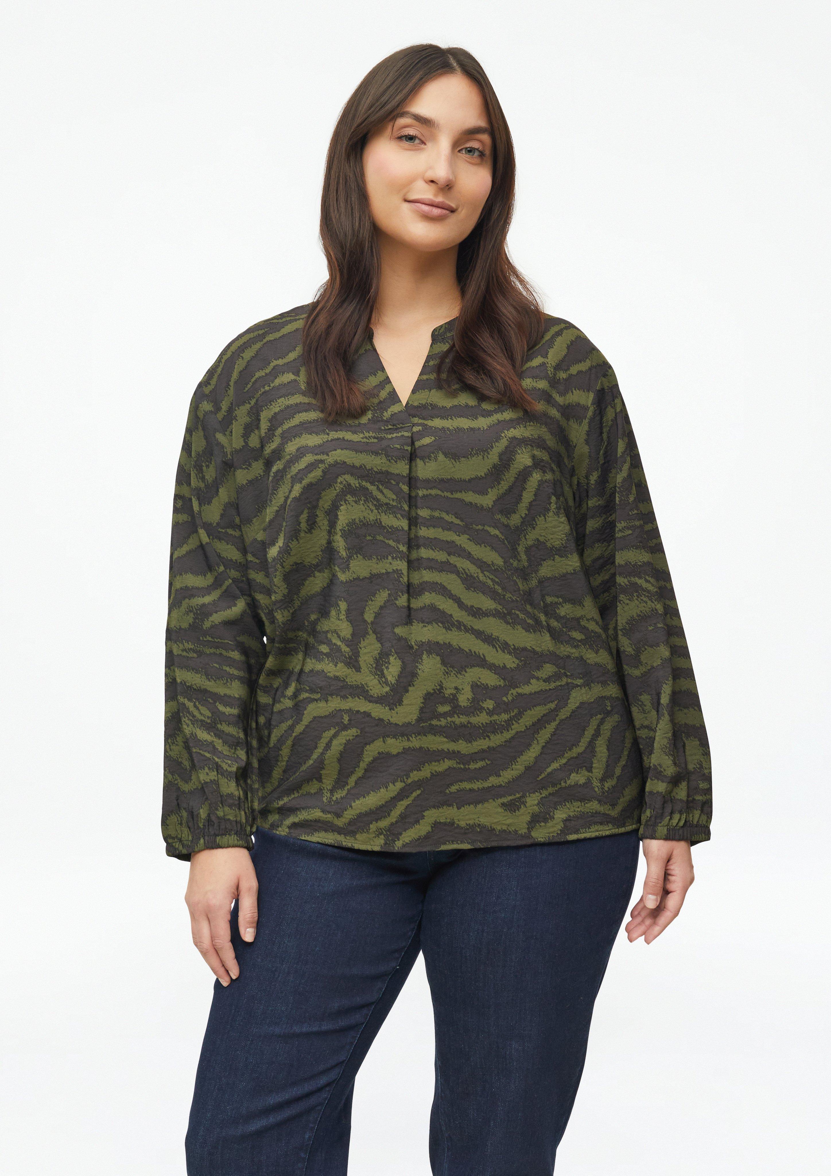 Bluse mit Animal-Print und Raffung in Farbe olivgrün von s.Oliver CURVE