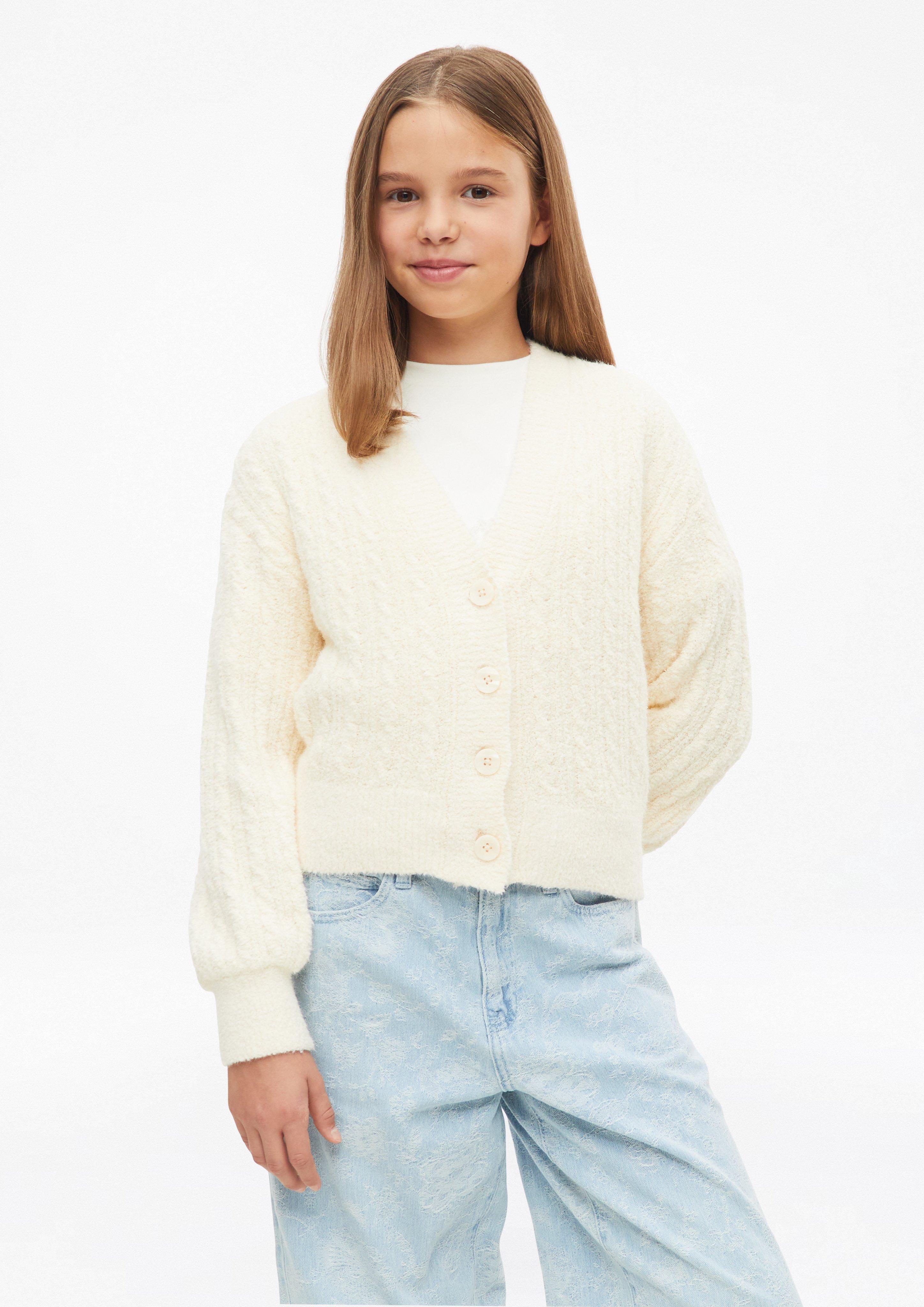 Kuschelige Strickjacke mit Zopfmuster in Farbe creme von s.Oliver
