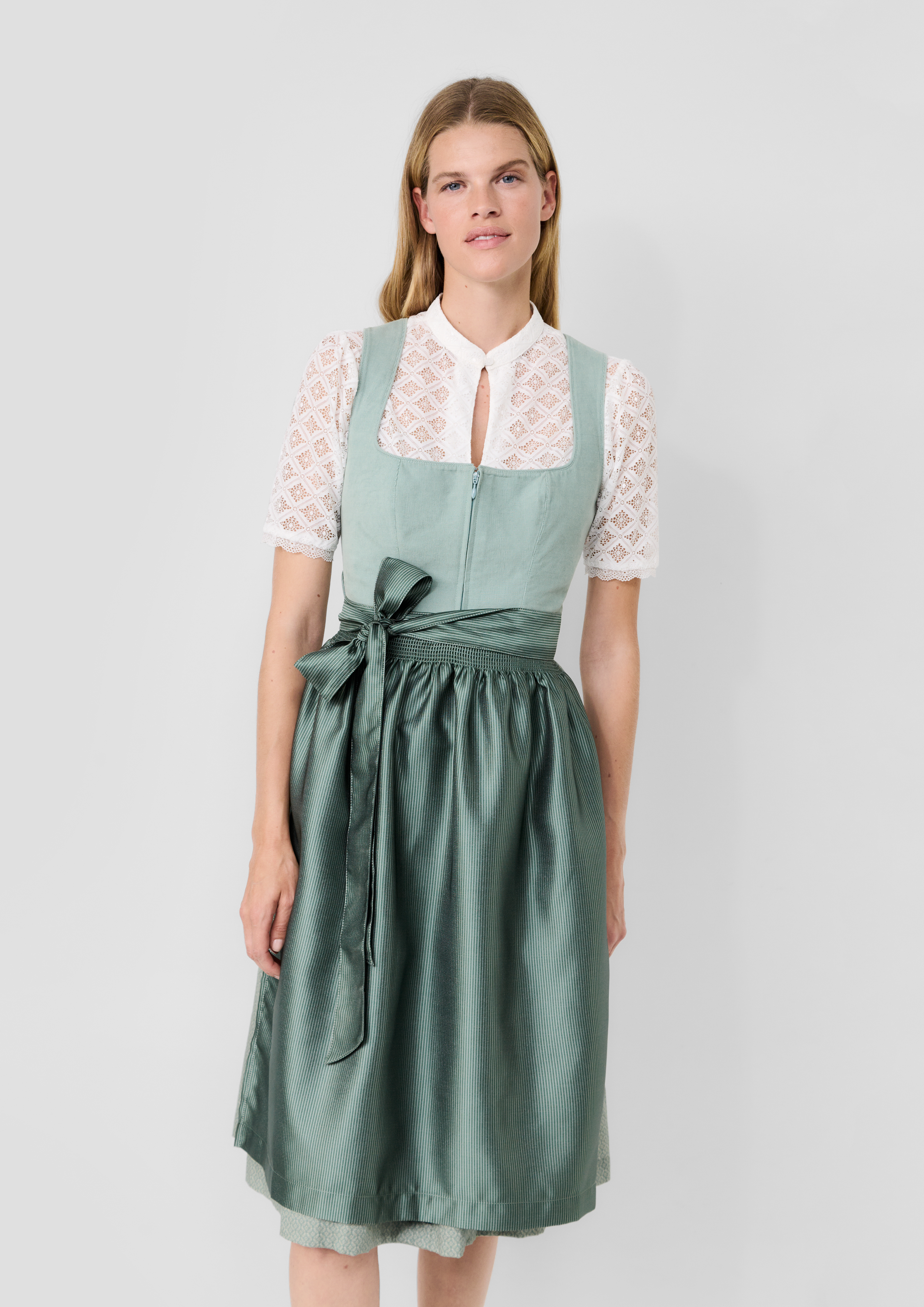 Damen Dirndlkleid mit Schürze in  von s.Oliver