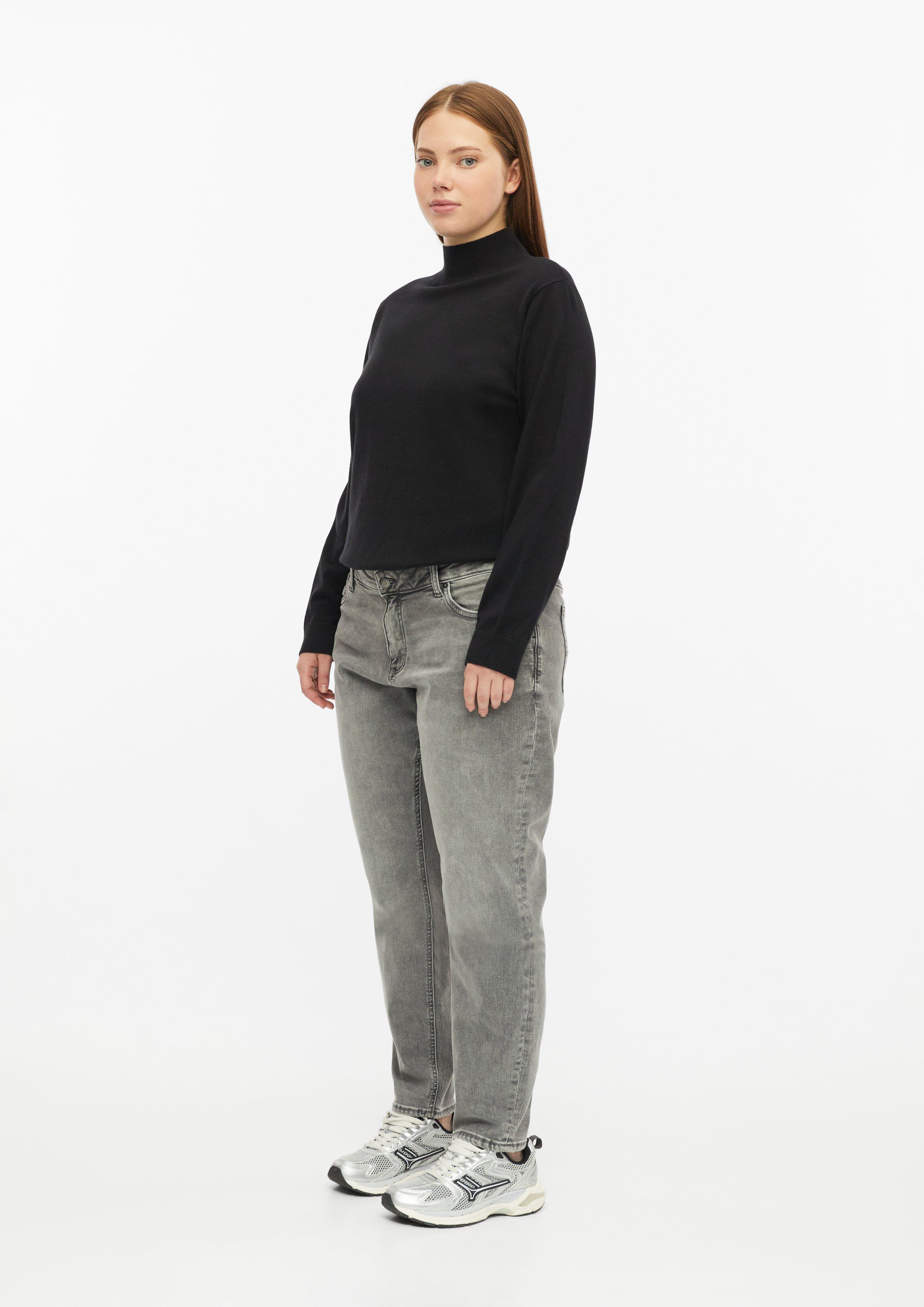 Women Skinny Jeans / Mid-Rise / Skinny Leg in grey by QS CURVE