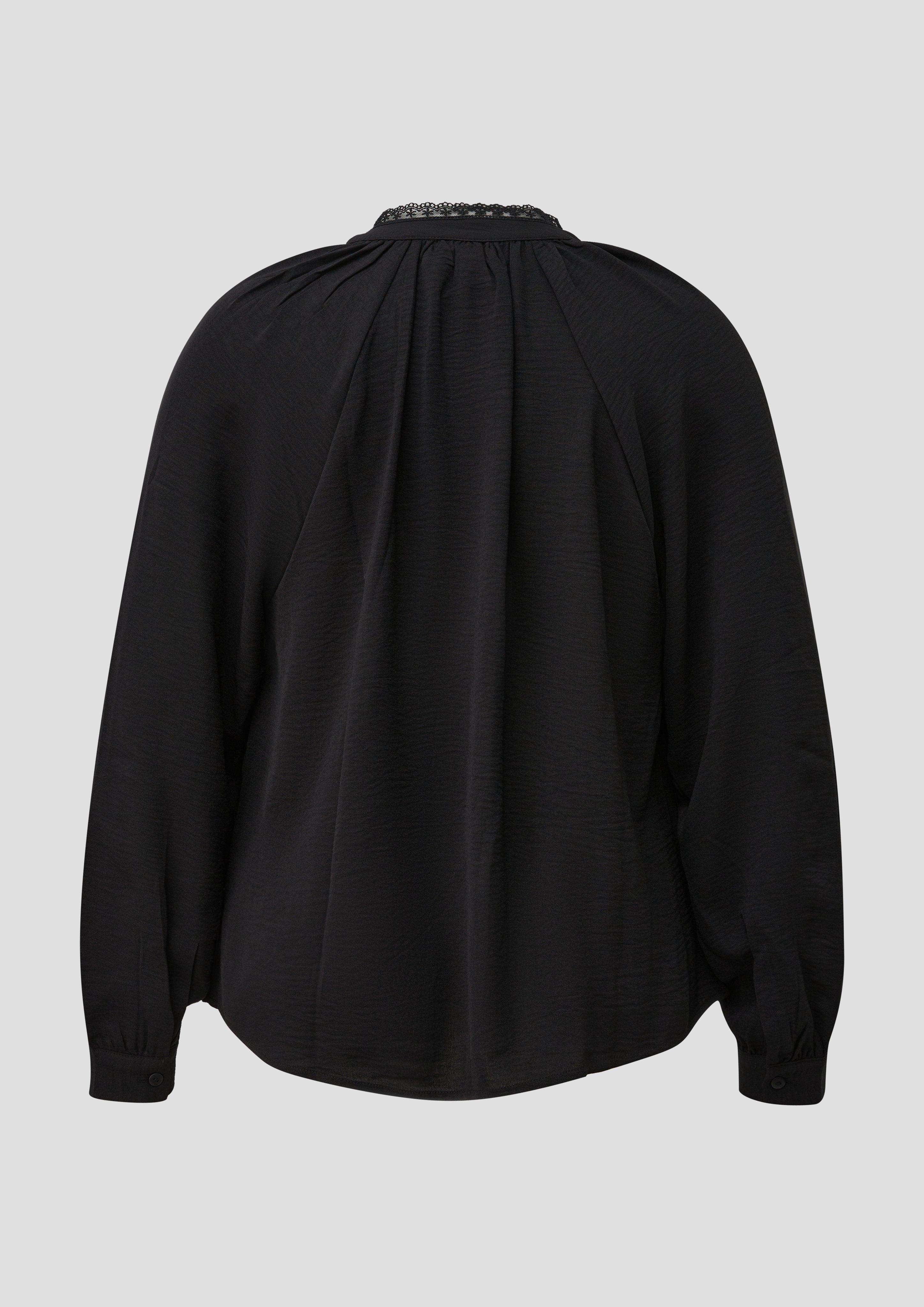 Damen Tunikabluse mit Spitze am Ausschnitt in schwarz von QS CURVE