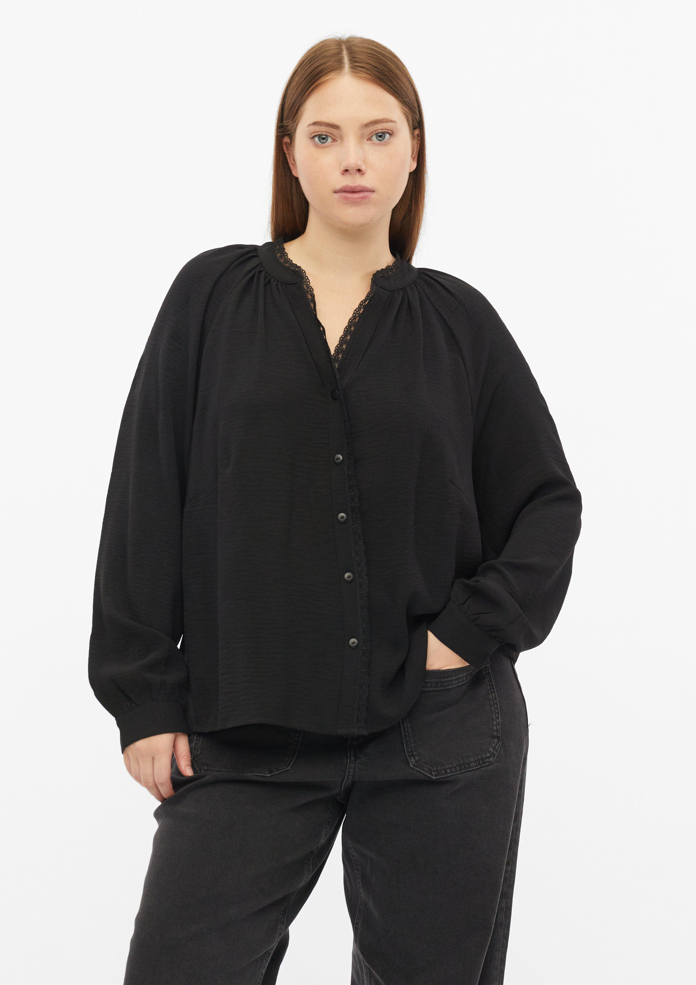 Tunikabluse mit Spitze am Ausschnitt in Farbe schwarz von QS CURVE
