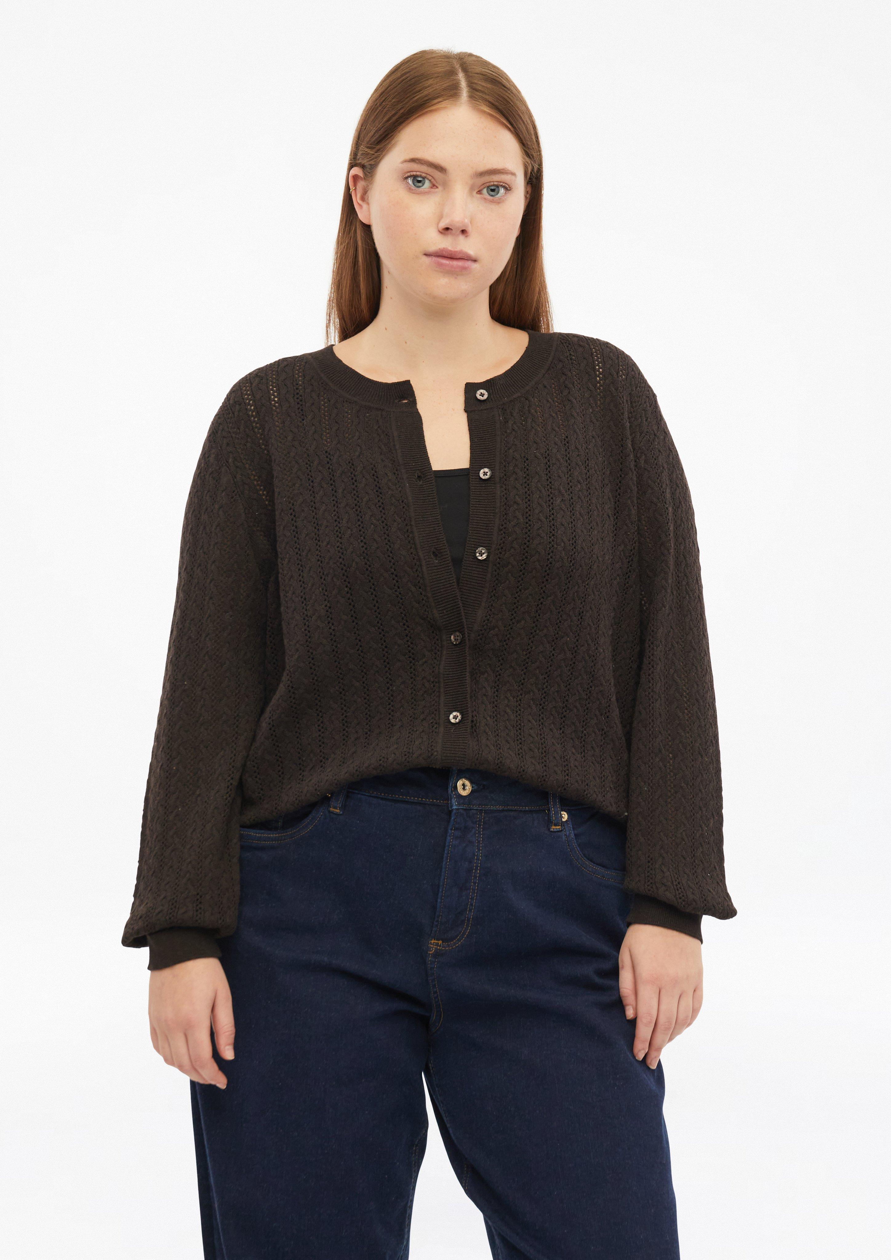Cardigan en maille fine avec motif torsadé en marron foncé de QS CURVE