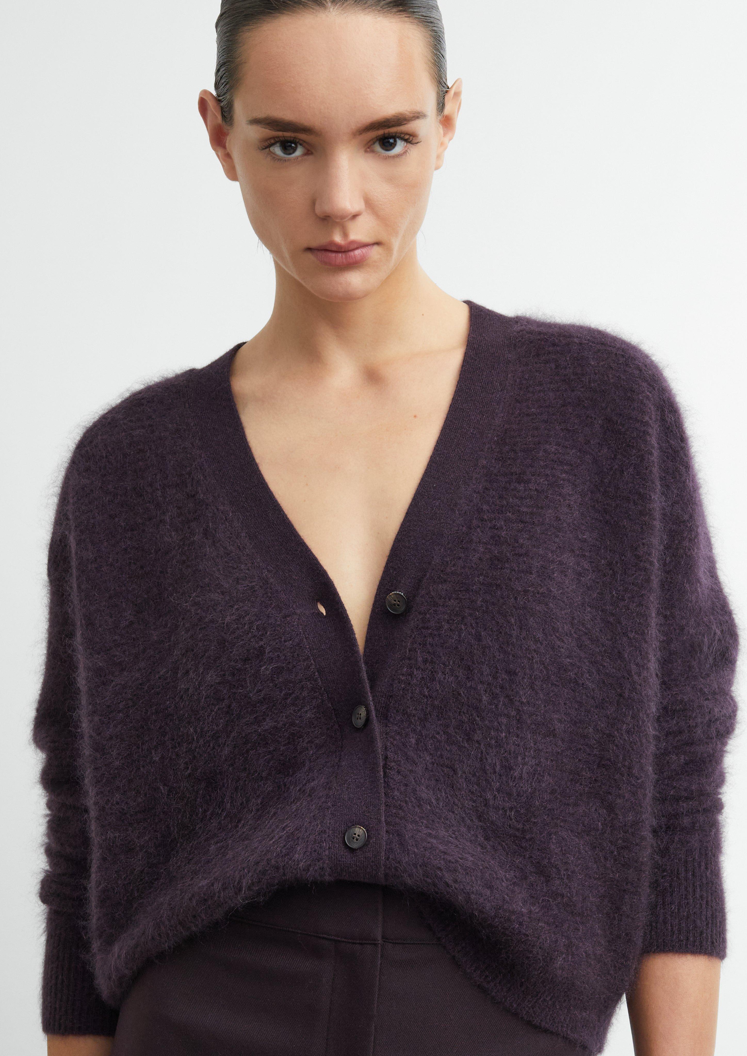 Strickjacke in lila von COMMA