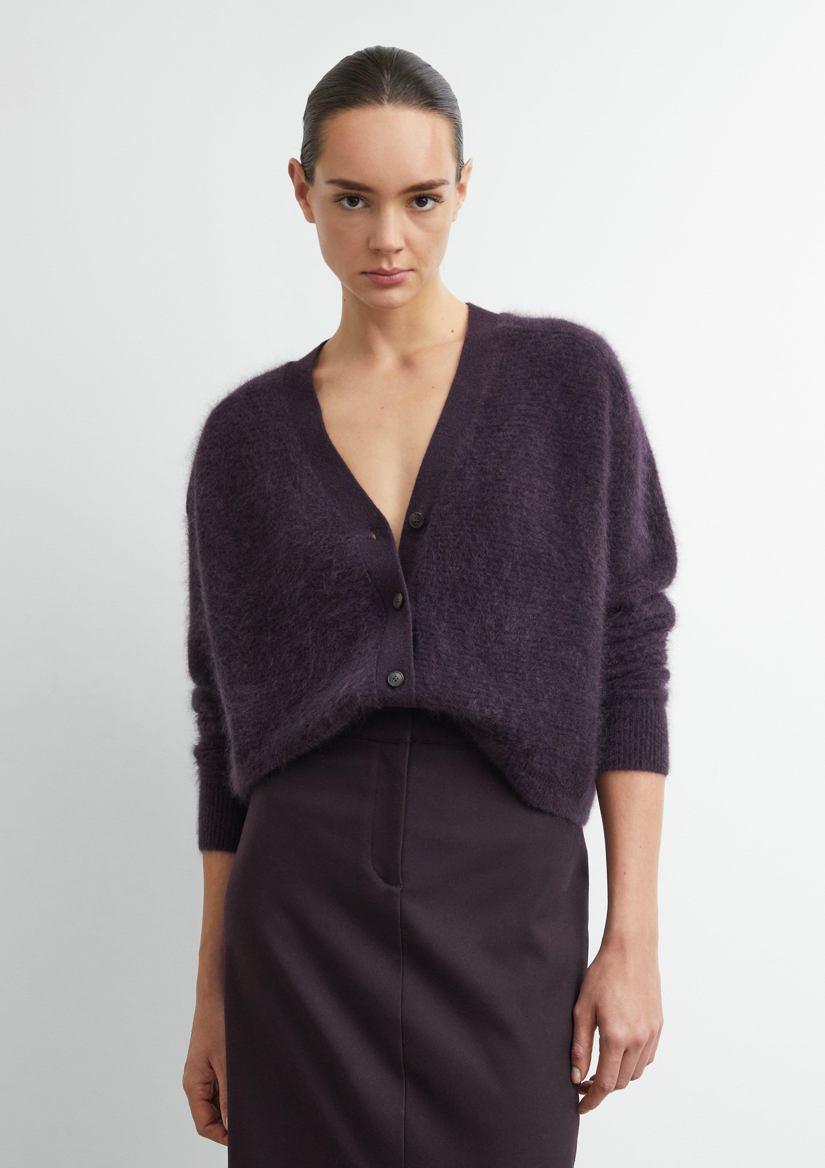 Strickjacke in lila von COMMA