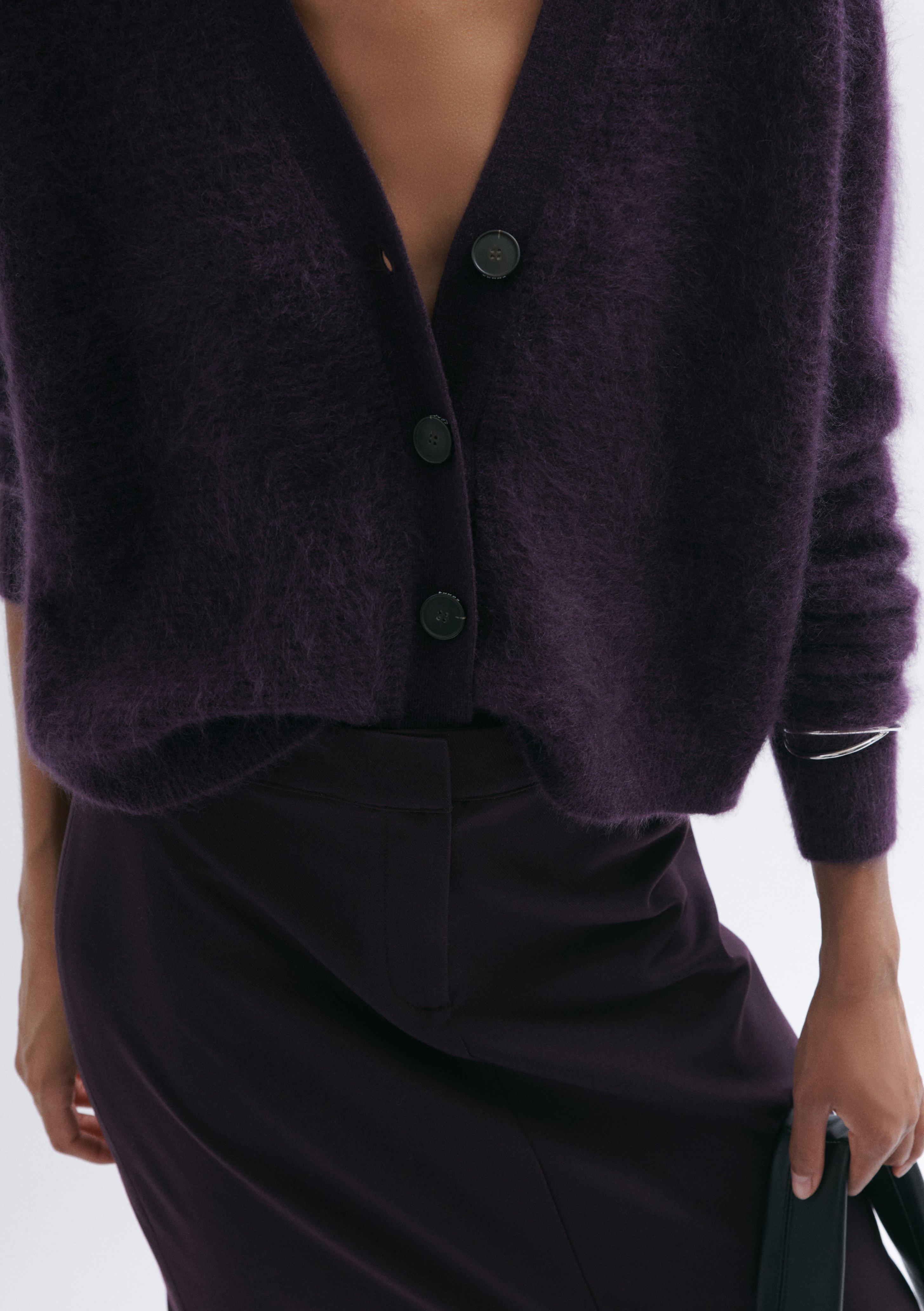 Strickjacke in lila von COMMA