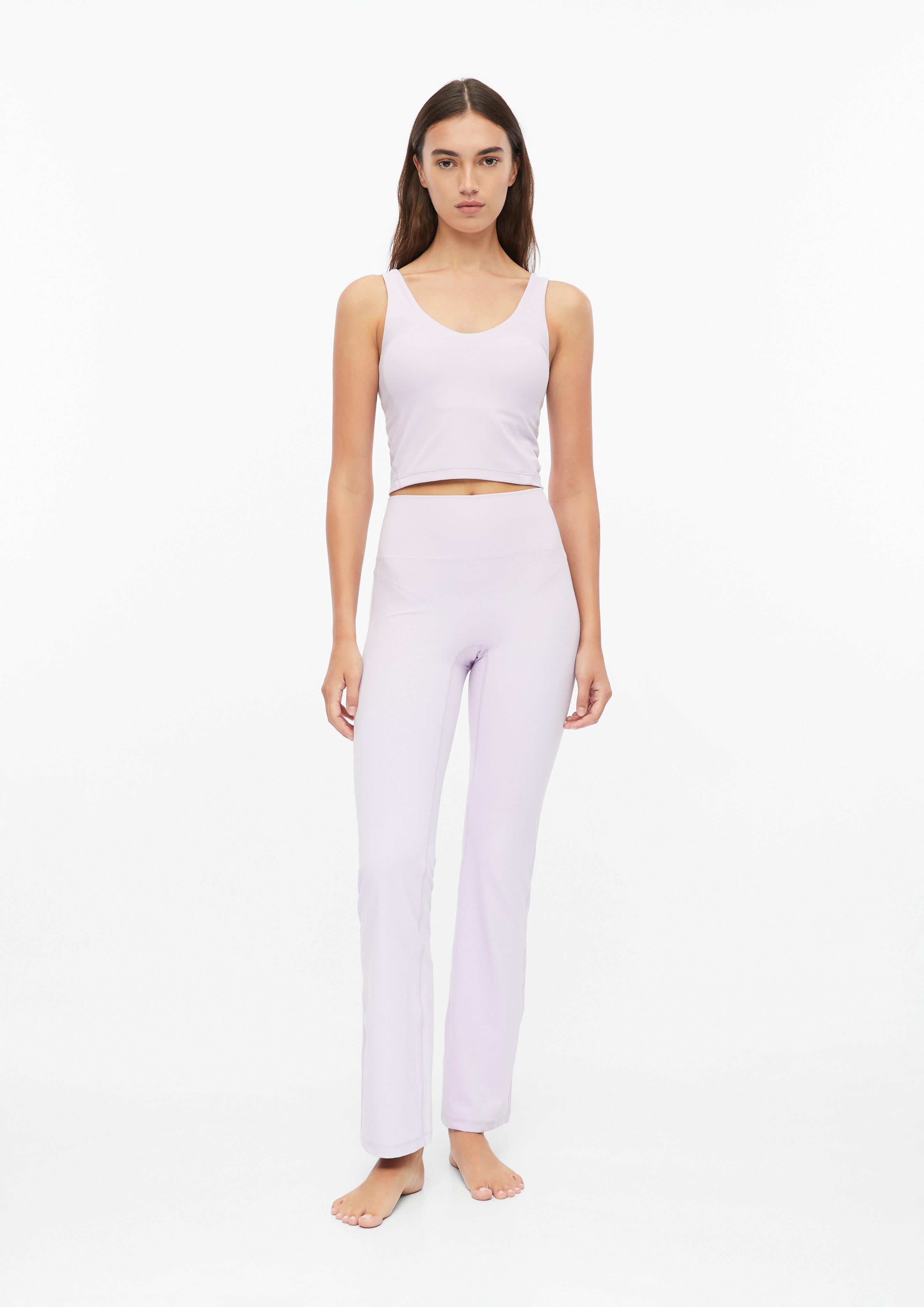 Elastische Sport-Leggings mit ausgestelltem Bein und Bundtasche in Farbe flieder von s.Oliver