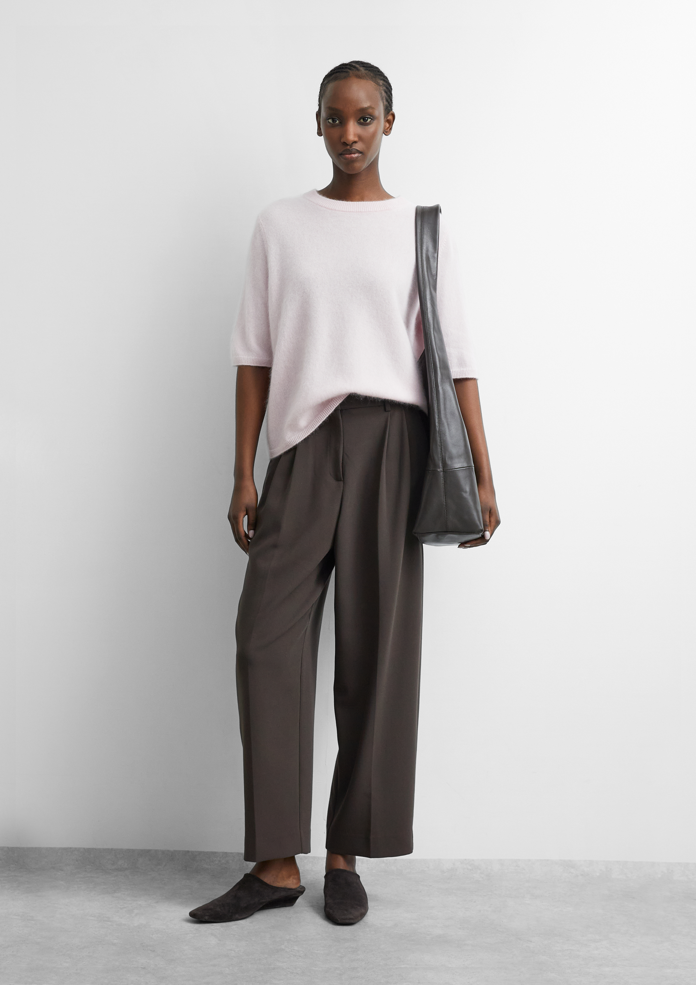 Pull en tricot en rose de COMMA