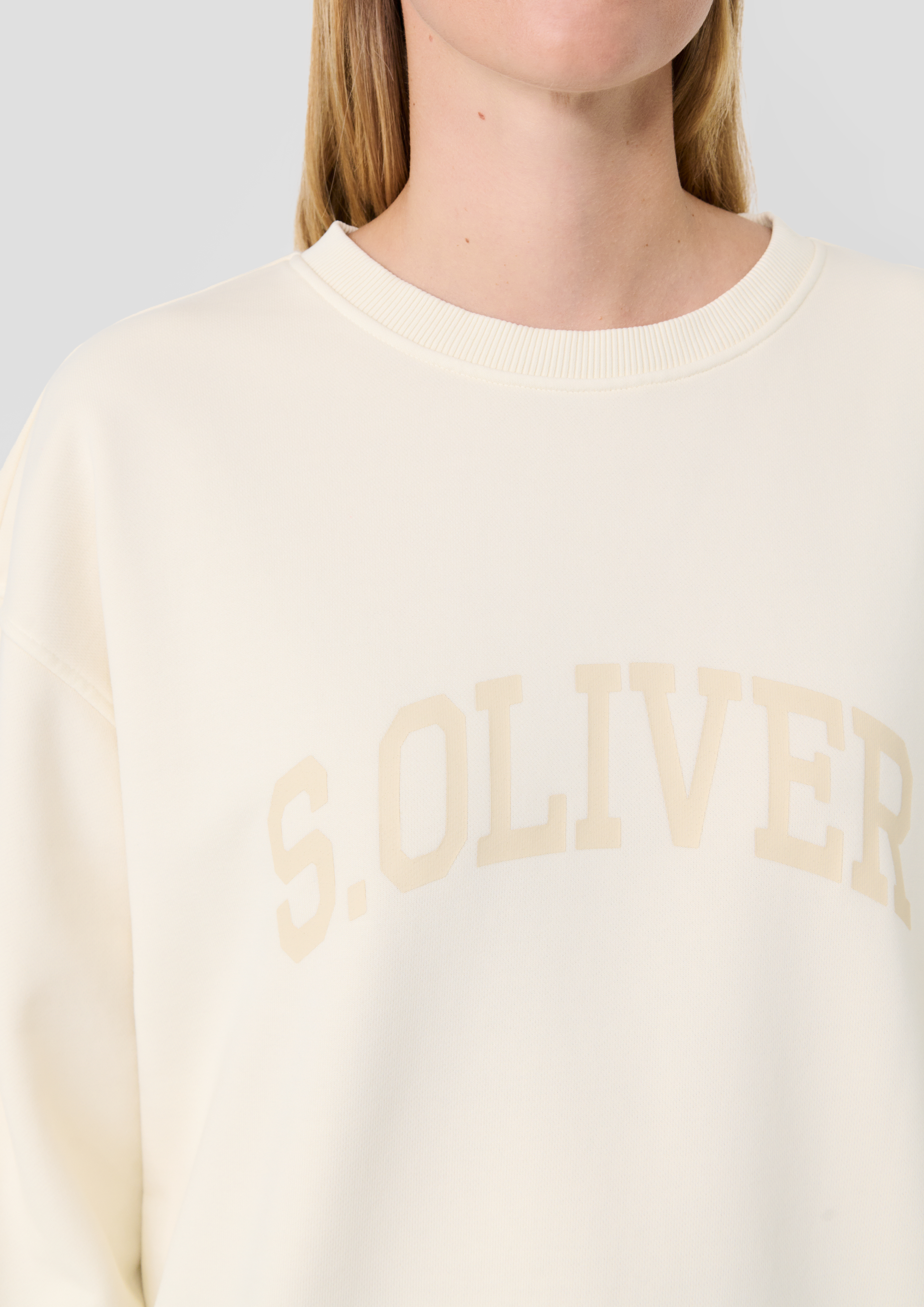 Femmes s.Oliver x Heidi Klum : sweat-shirt à logo en crème de s.Oliver