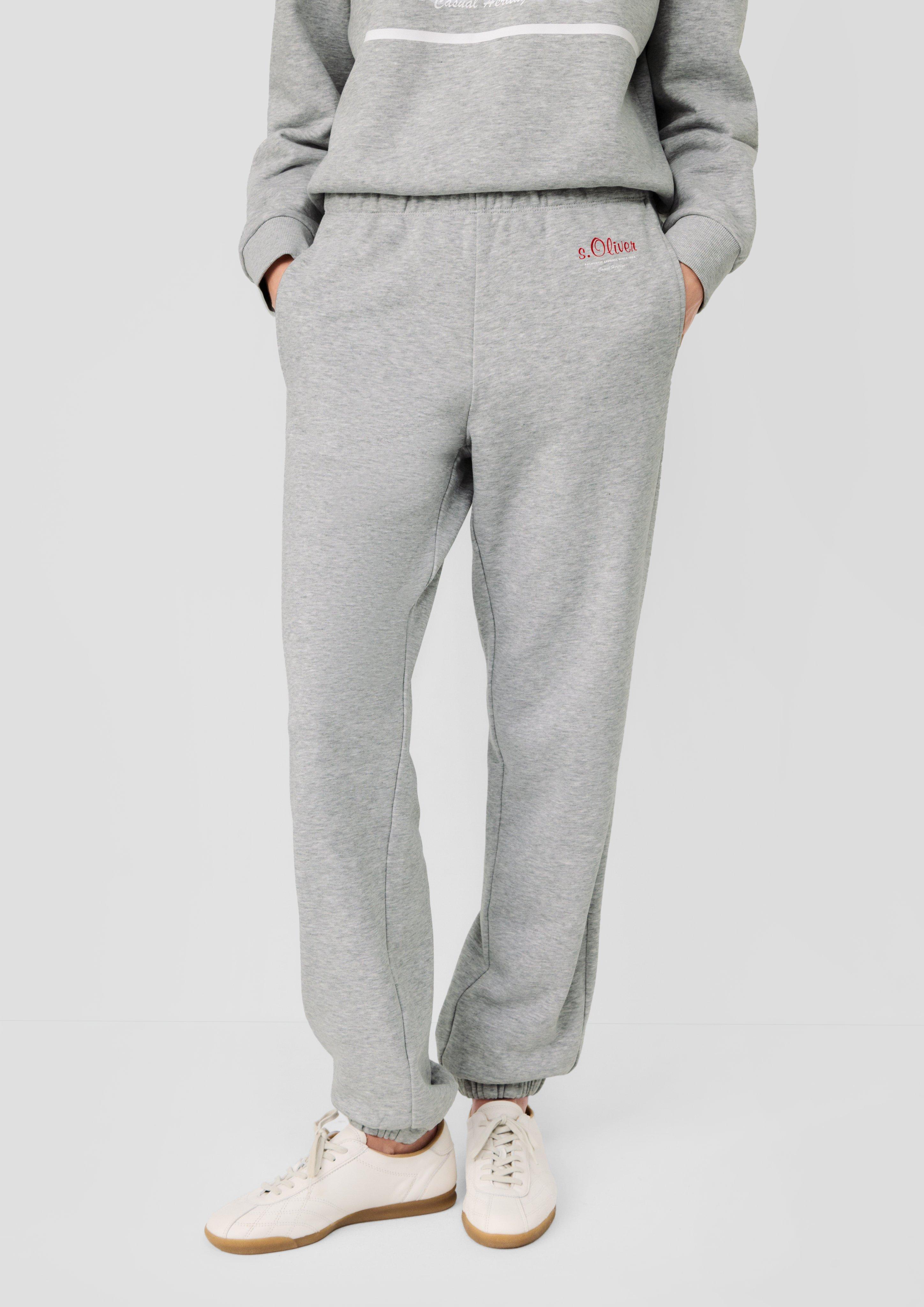 Femmes s.Oliver x Heidi Klum : pantalon de jogging à logo en gris de s.Oliver