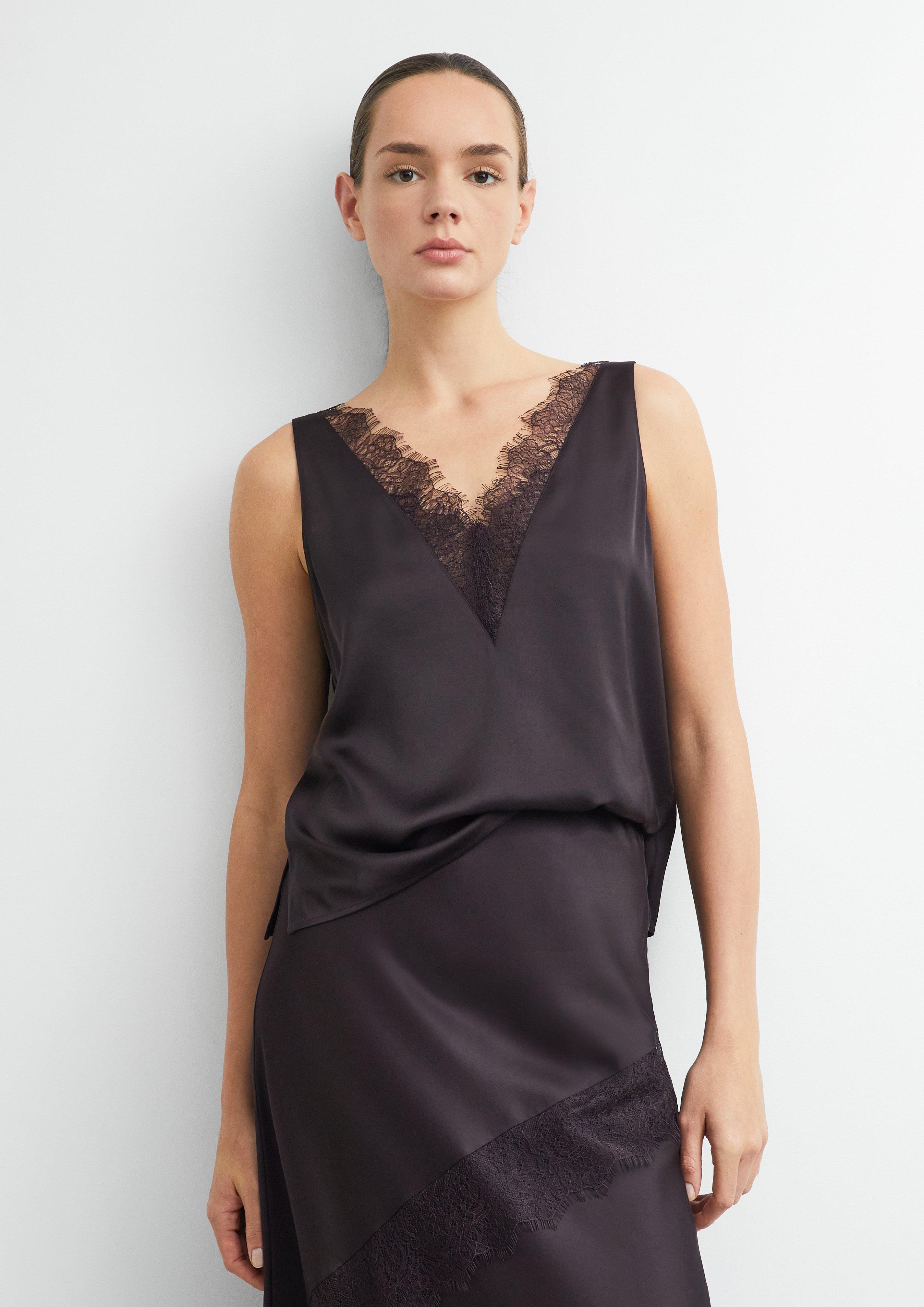 Blouse in purple by COMMA