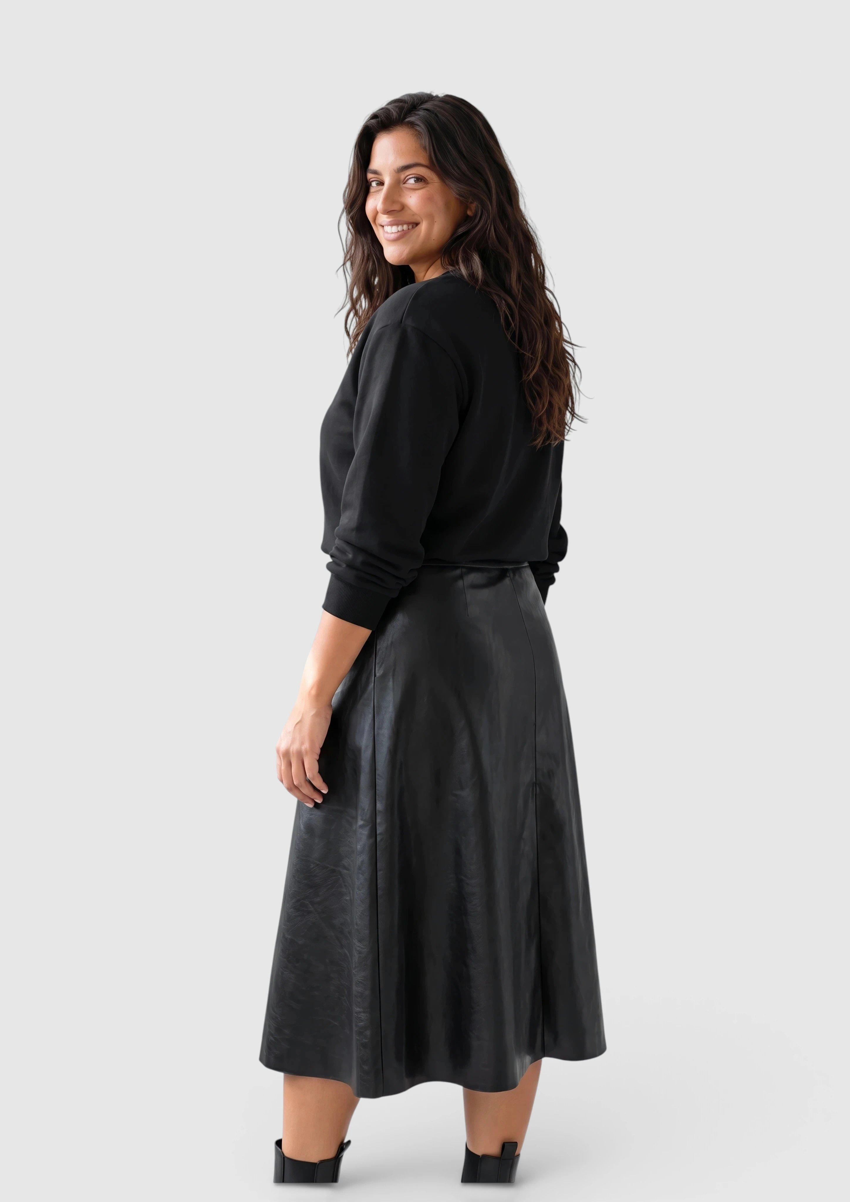 Damen Scuba-Sweatshirt mit weitem Arm in schwarz von s.Oliver CURVE