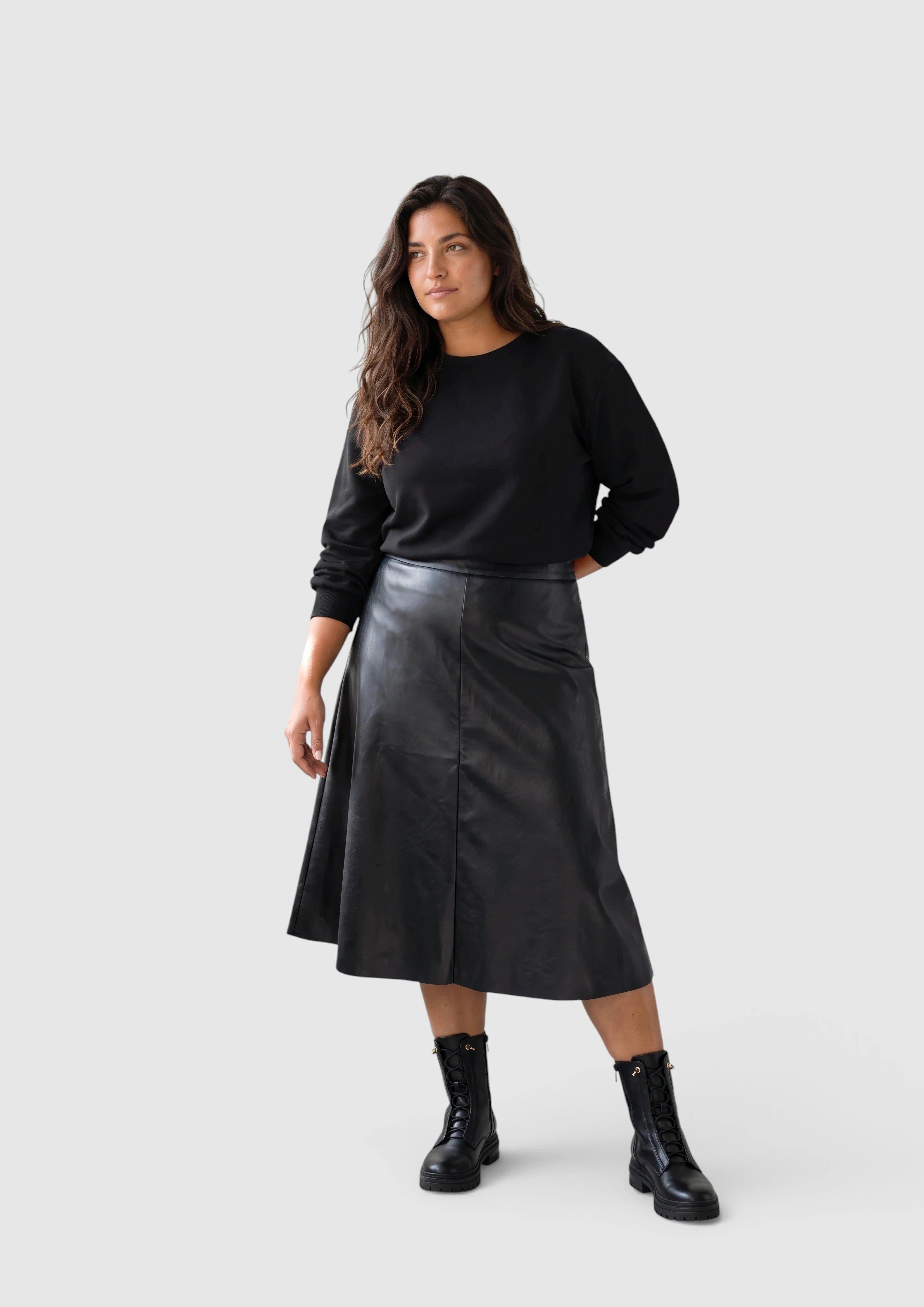 Damen Scuba-Sweatshirt mit weitem Arm in schwarz von s.Oliver CURVE