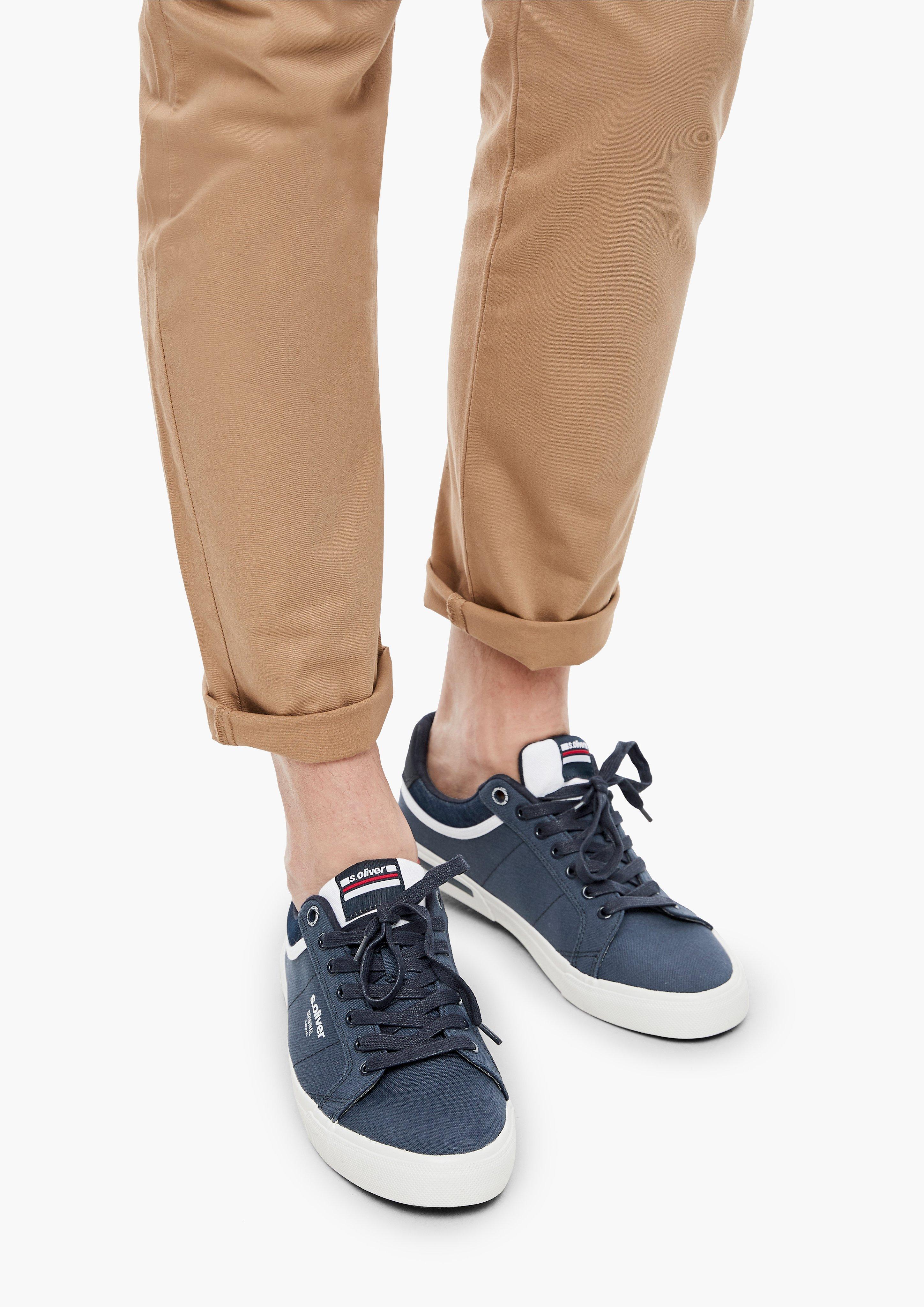 Textil-Sneaker in 805