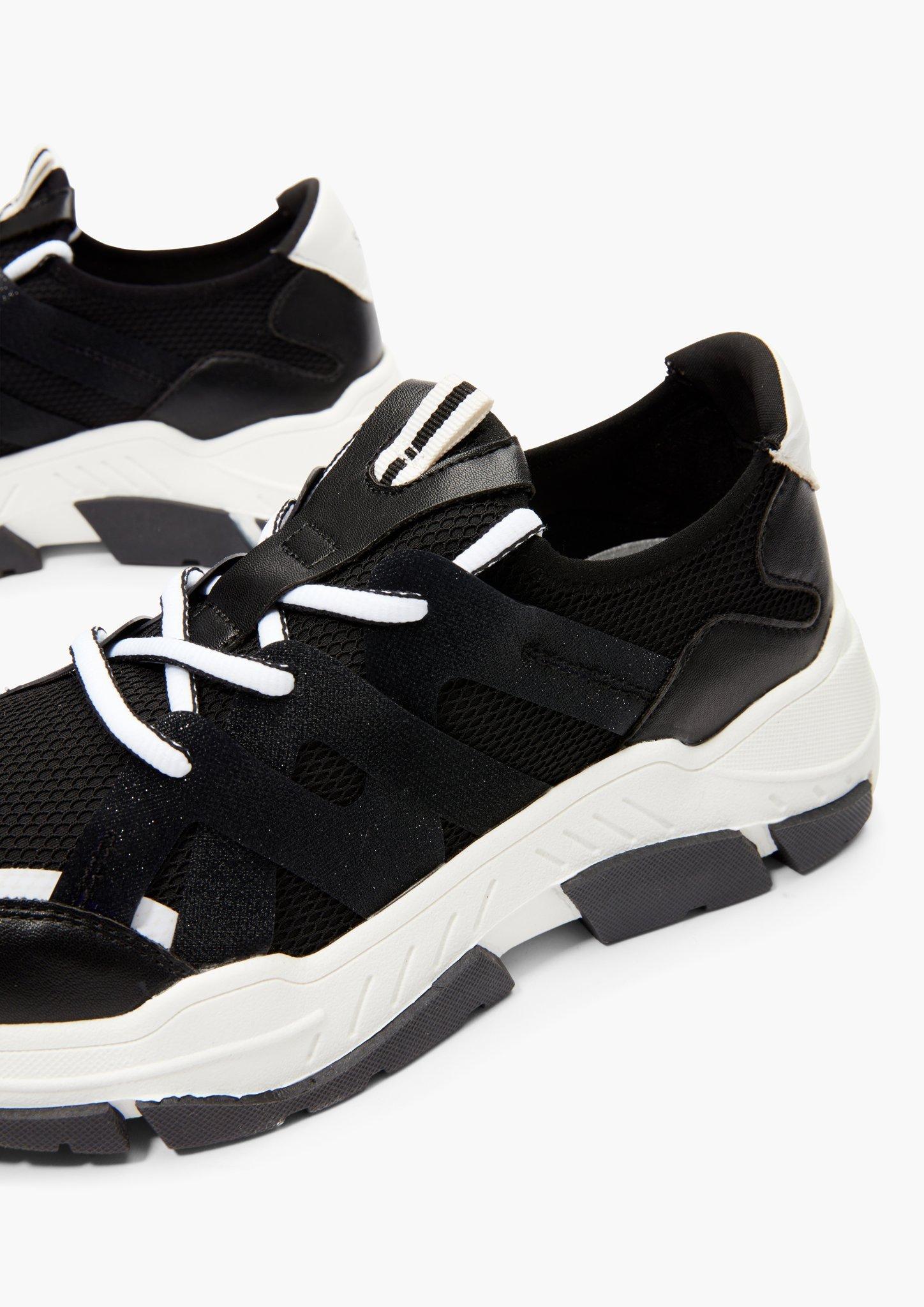 Femmes Sneakers en noir de s.Oliver