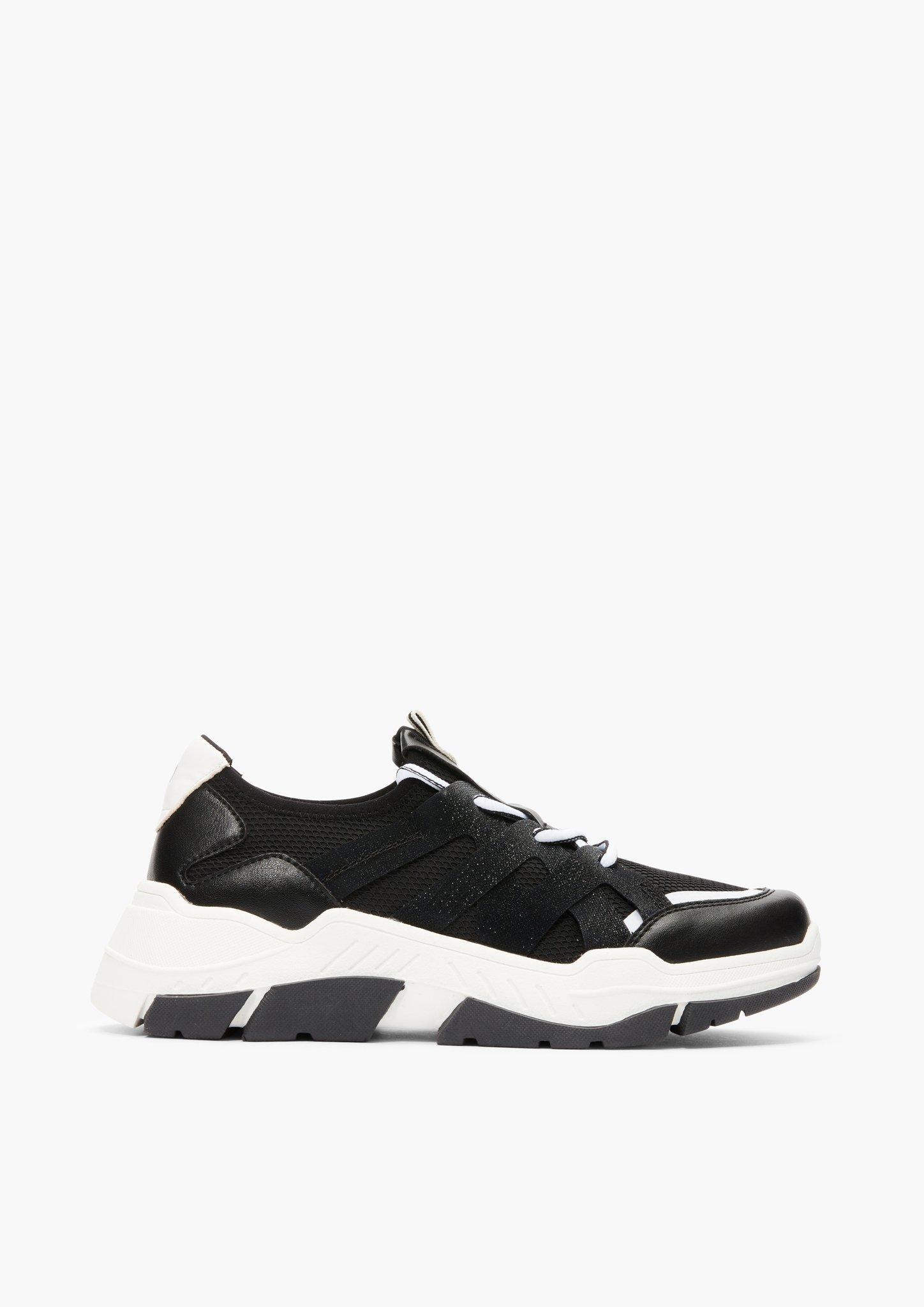 Femmes Sneakers en noir de s.Oliver