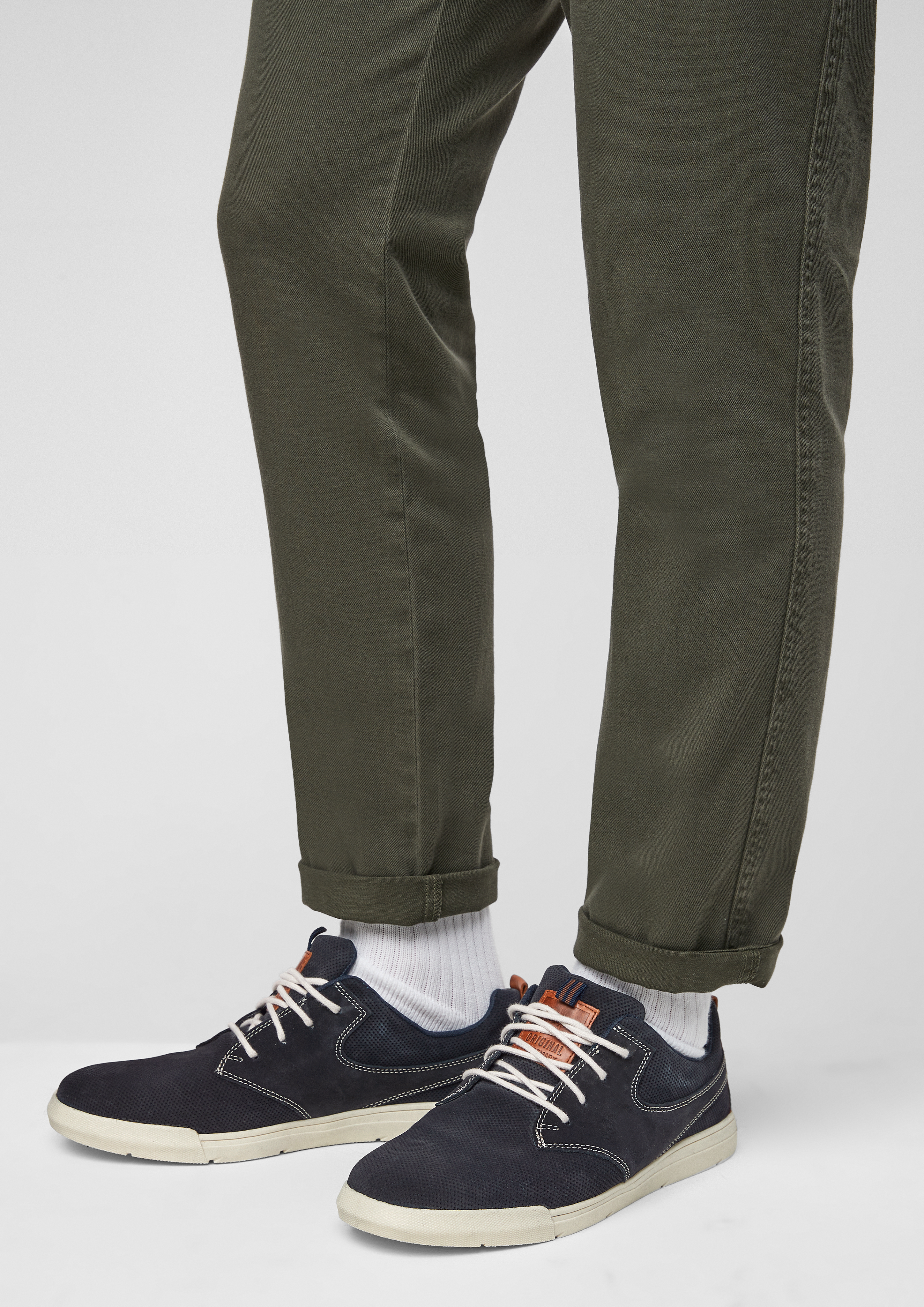 Leder-Sneaker in 805