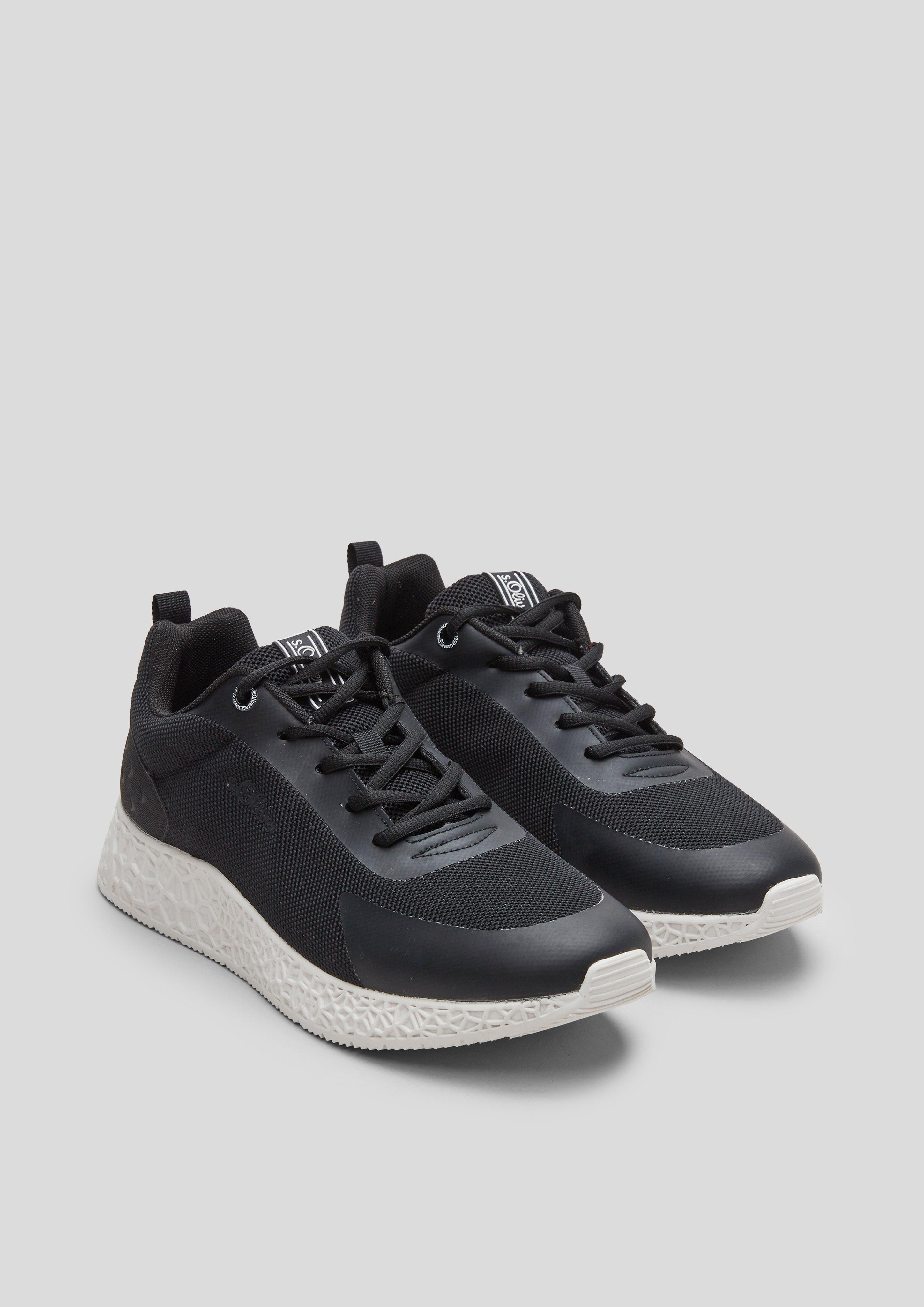 Sneakers van een materiaalmix in 001