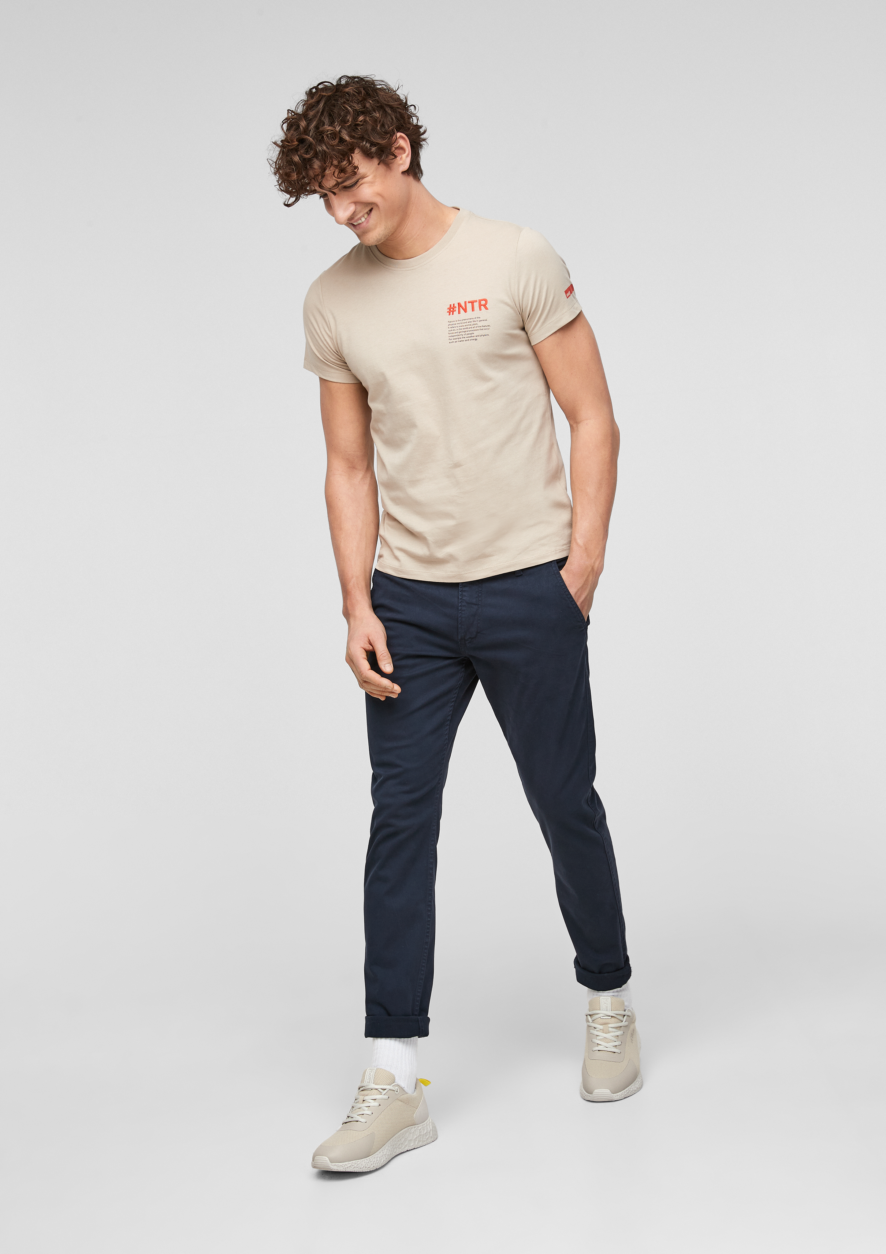 Sneakers van een materiaalmix in 355