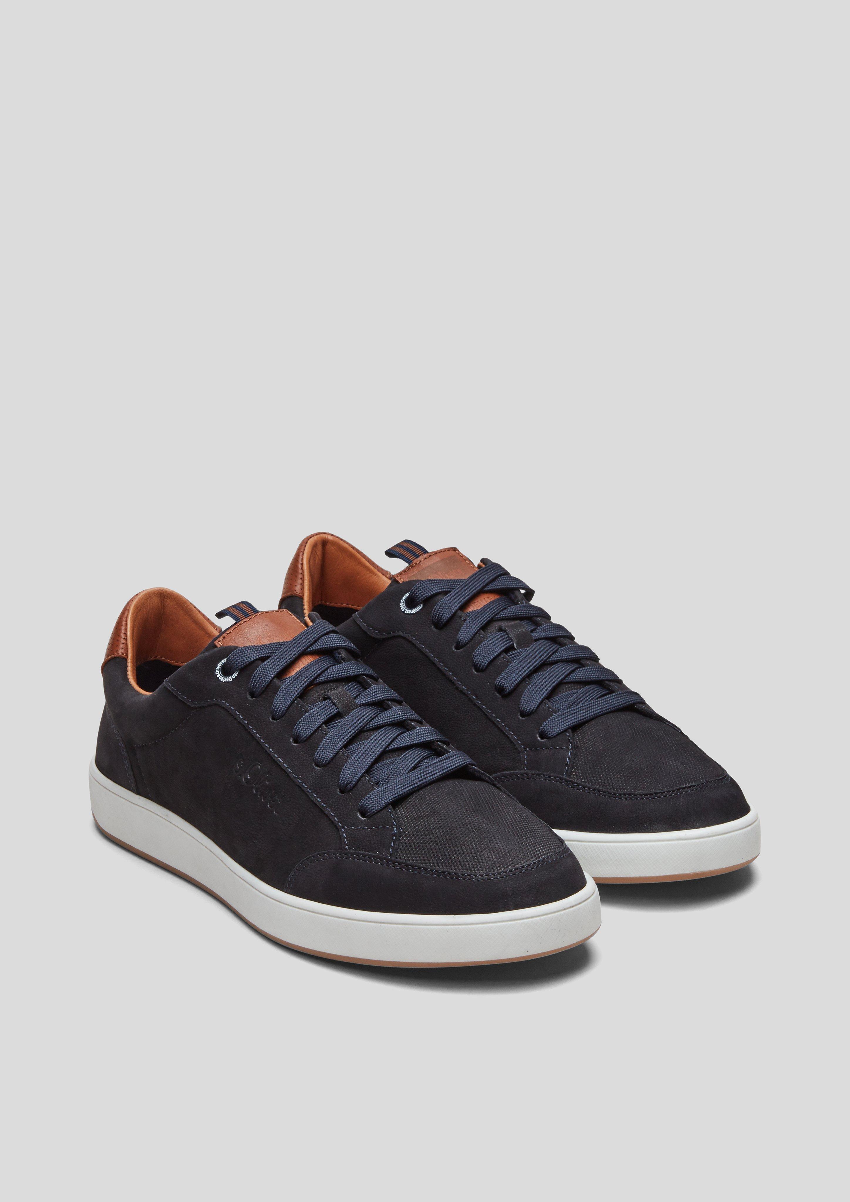 Leder-Sneaker in 805