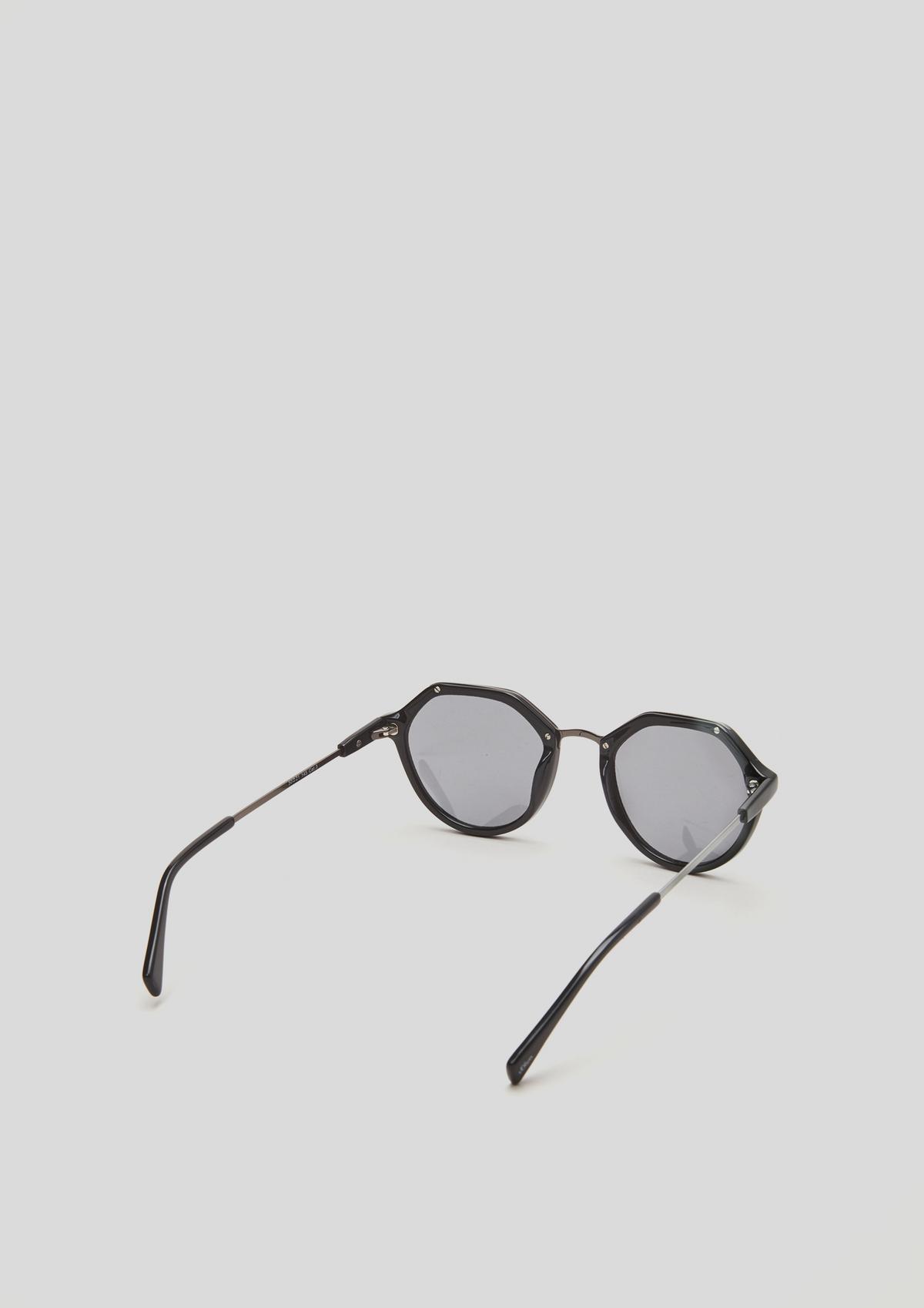 s.Oliver Sončna očala oglate oblike