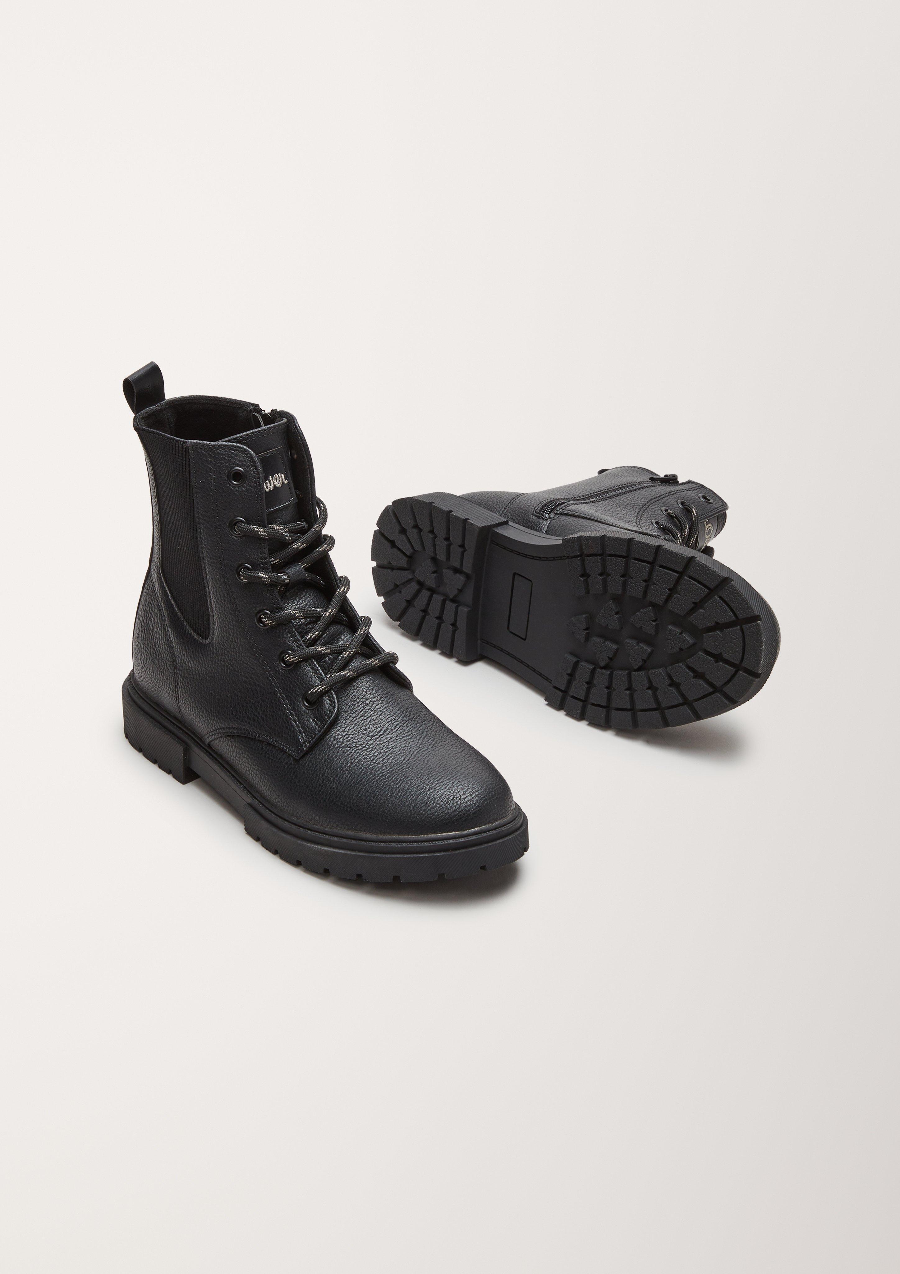 Čevlji z vezalkami in 001