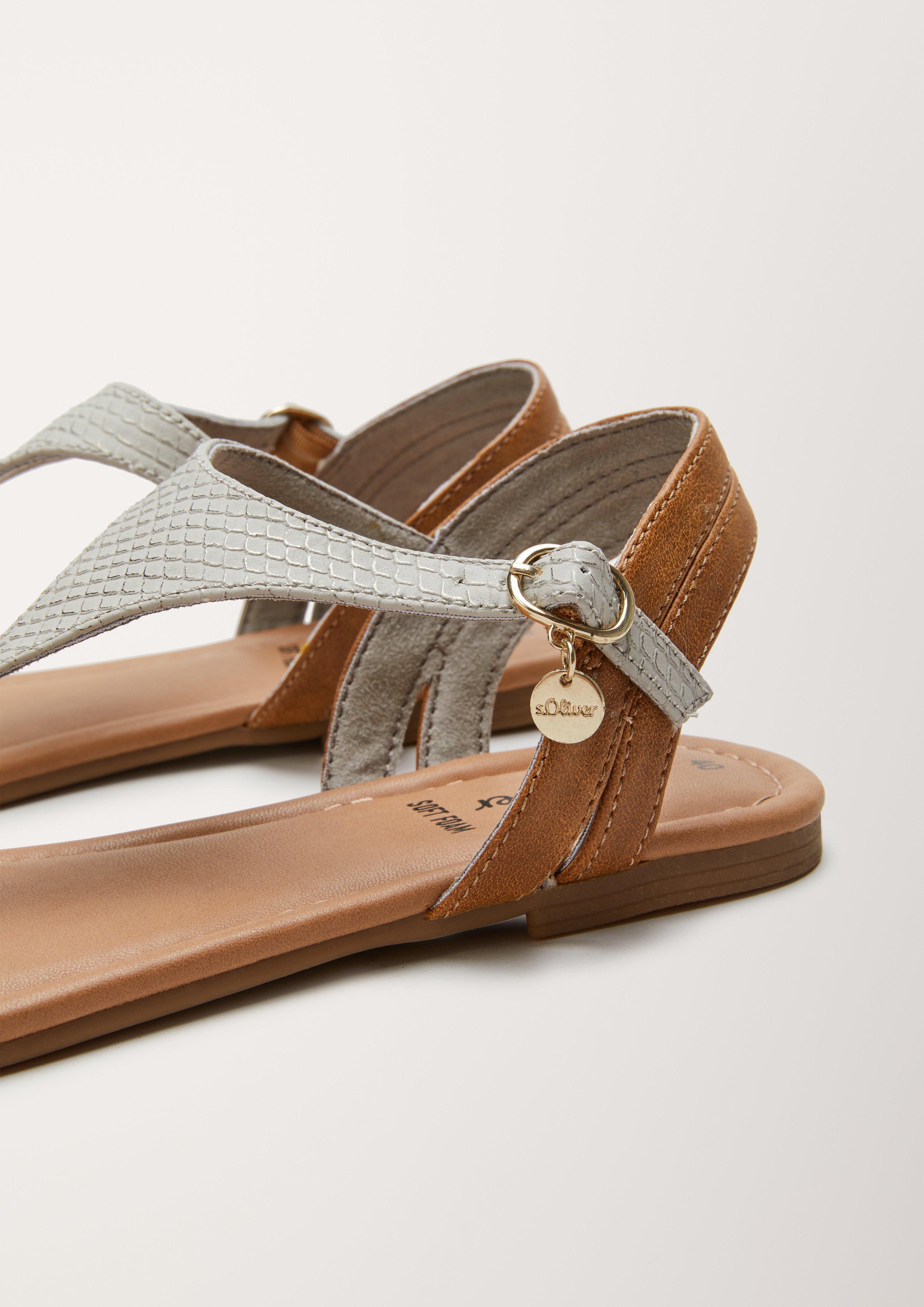 Sandalen in 374, 600 & 703