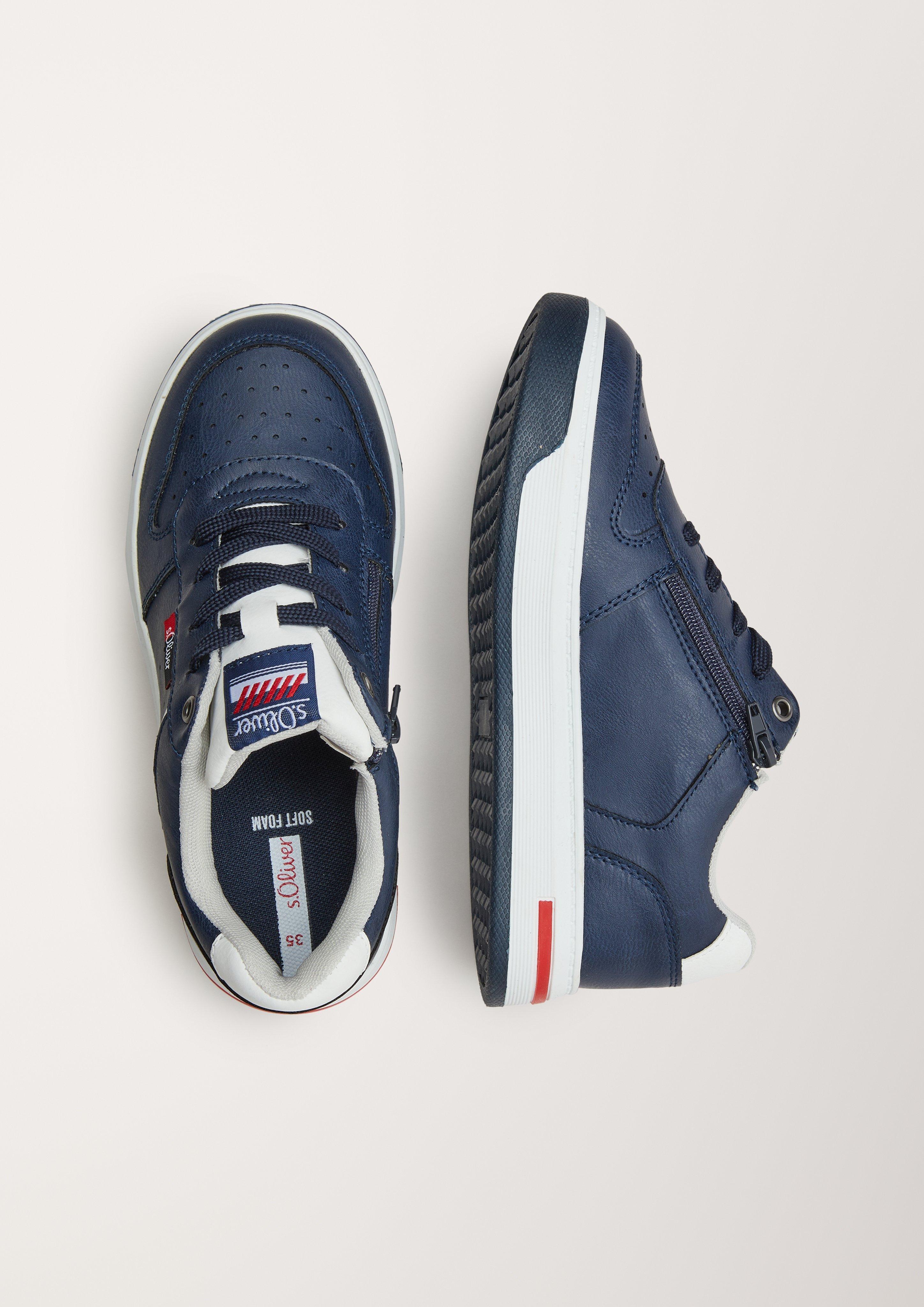 Sneaker in 805 & 305