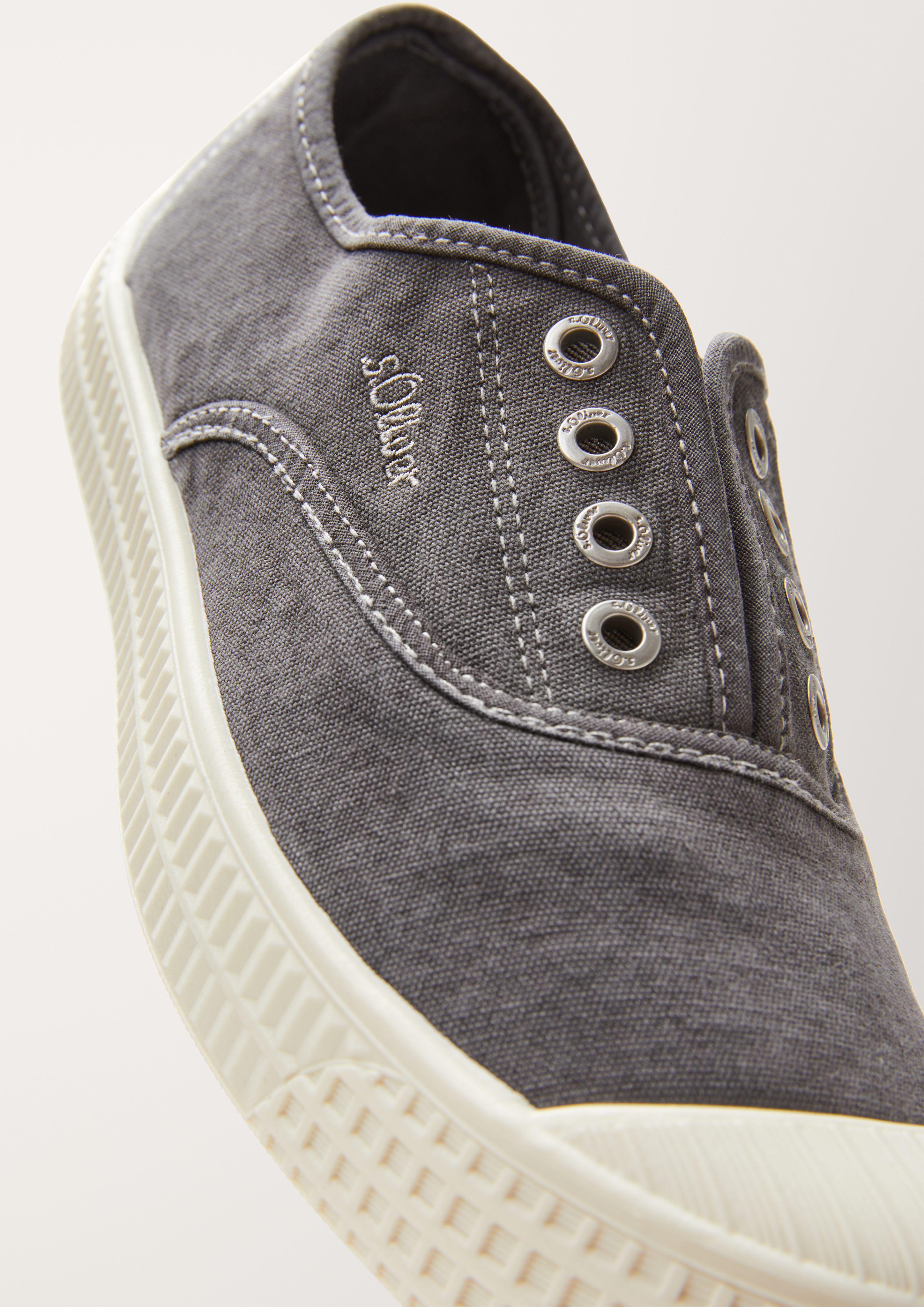 Slipper in 805, 100 & 512