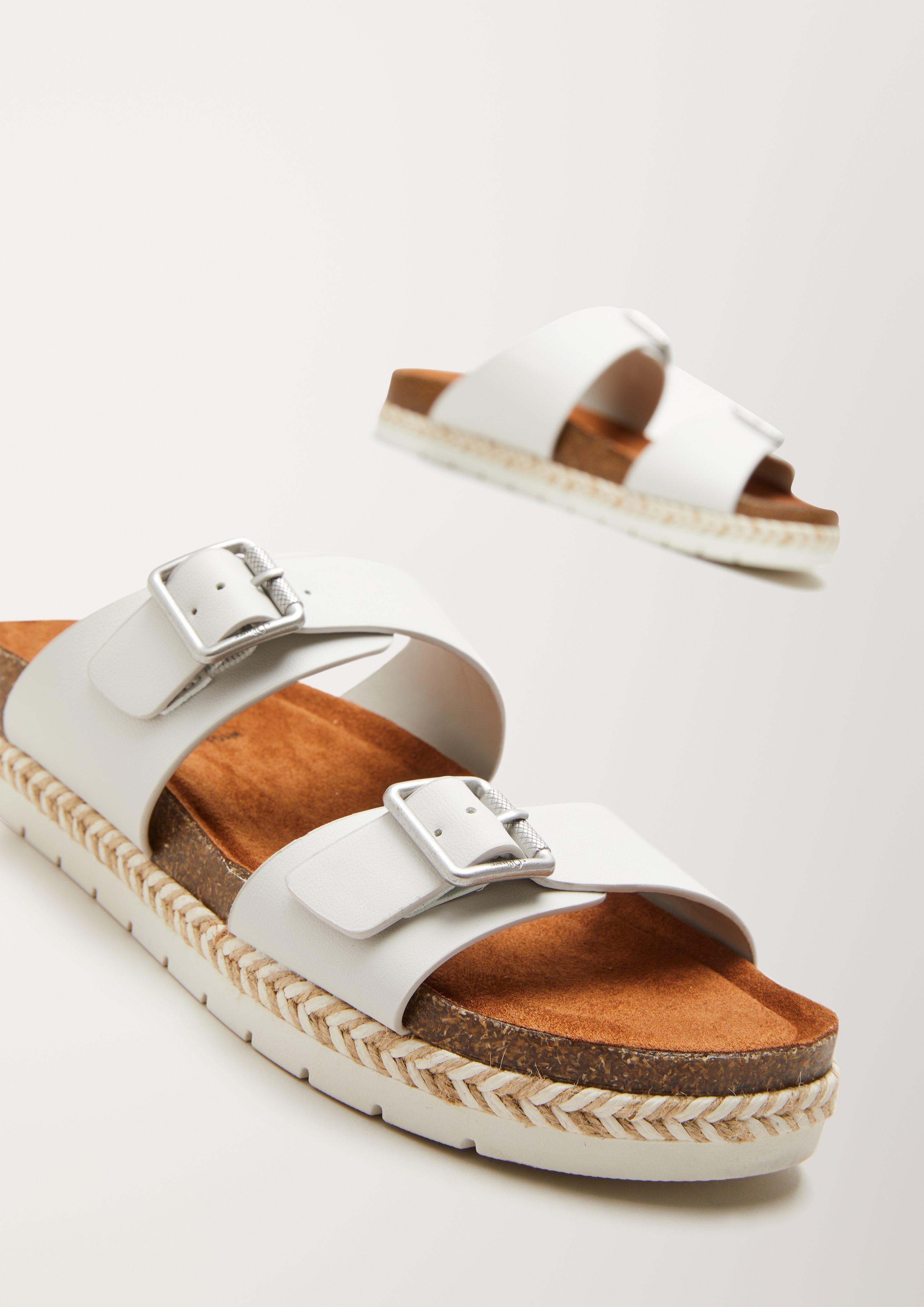 Sandalen in 109 & 001