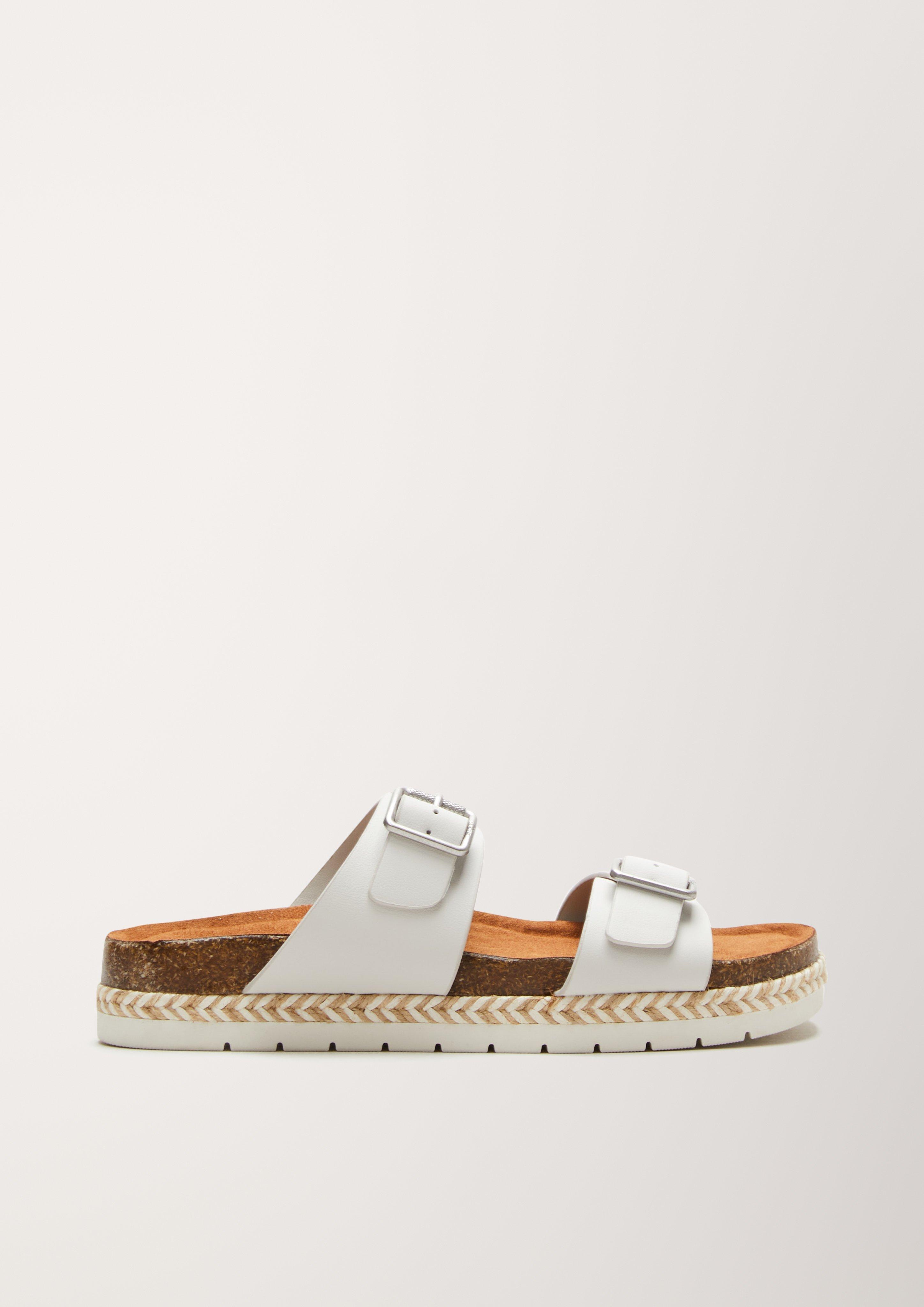 Sandalen in 109 & 001