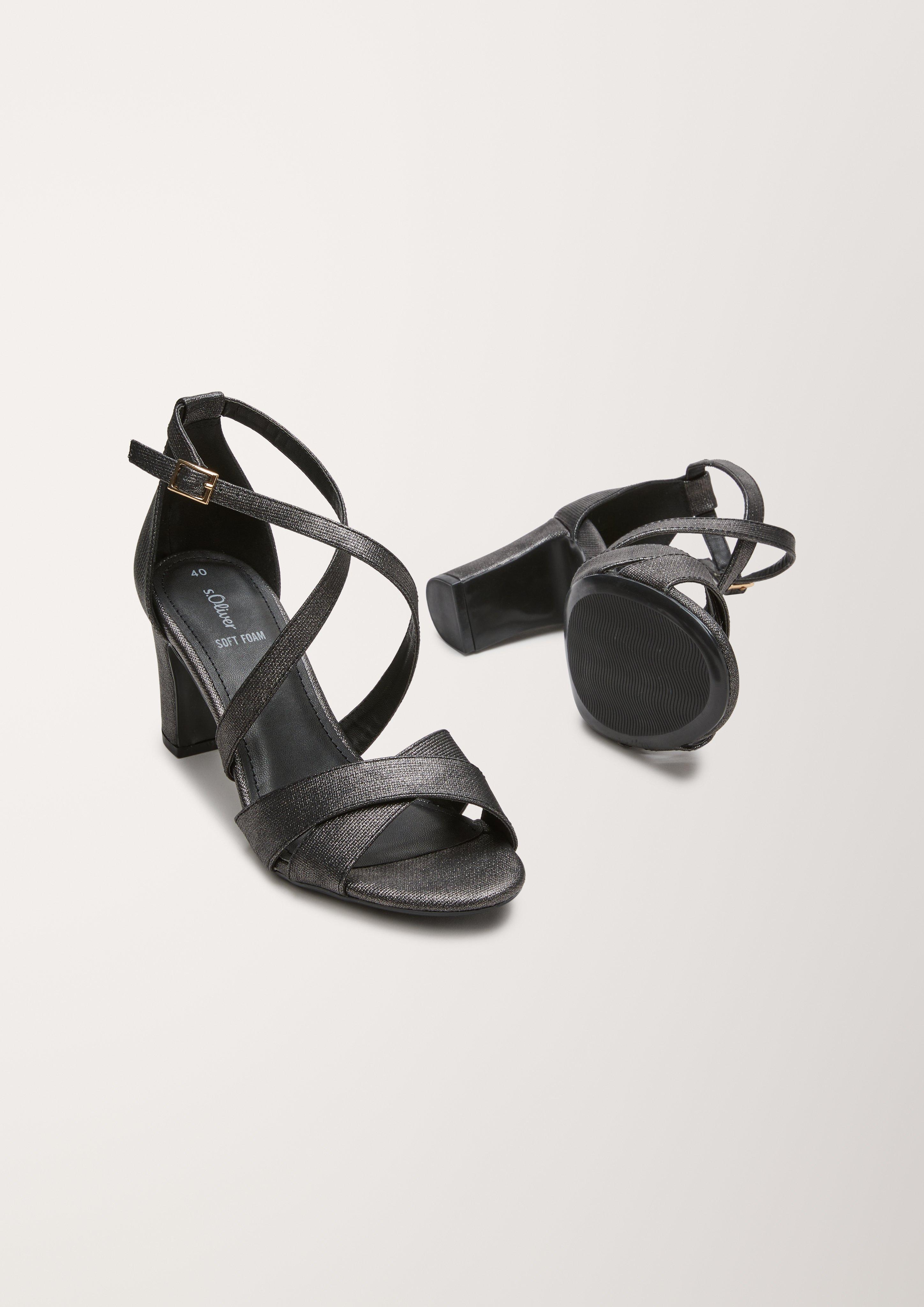 s.Oliver Riemchensandalen mit Absatz