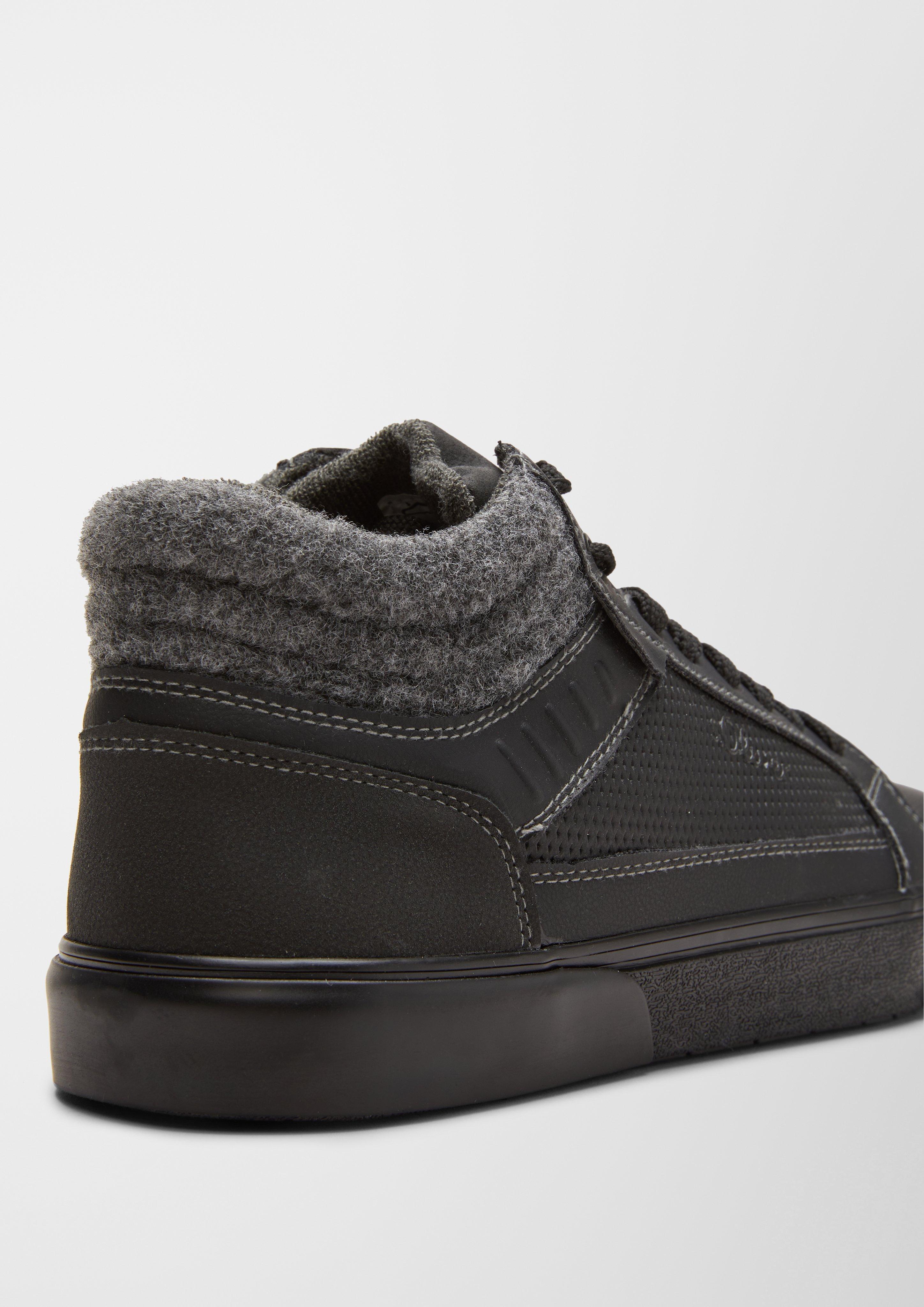 Boots in 001, 300 & 805