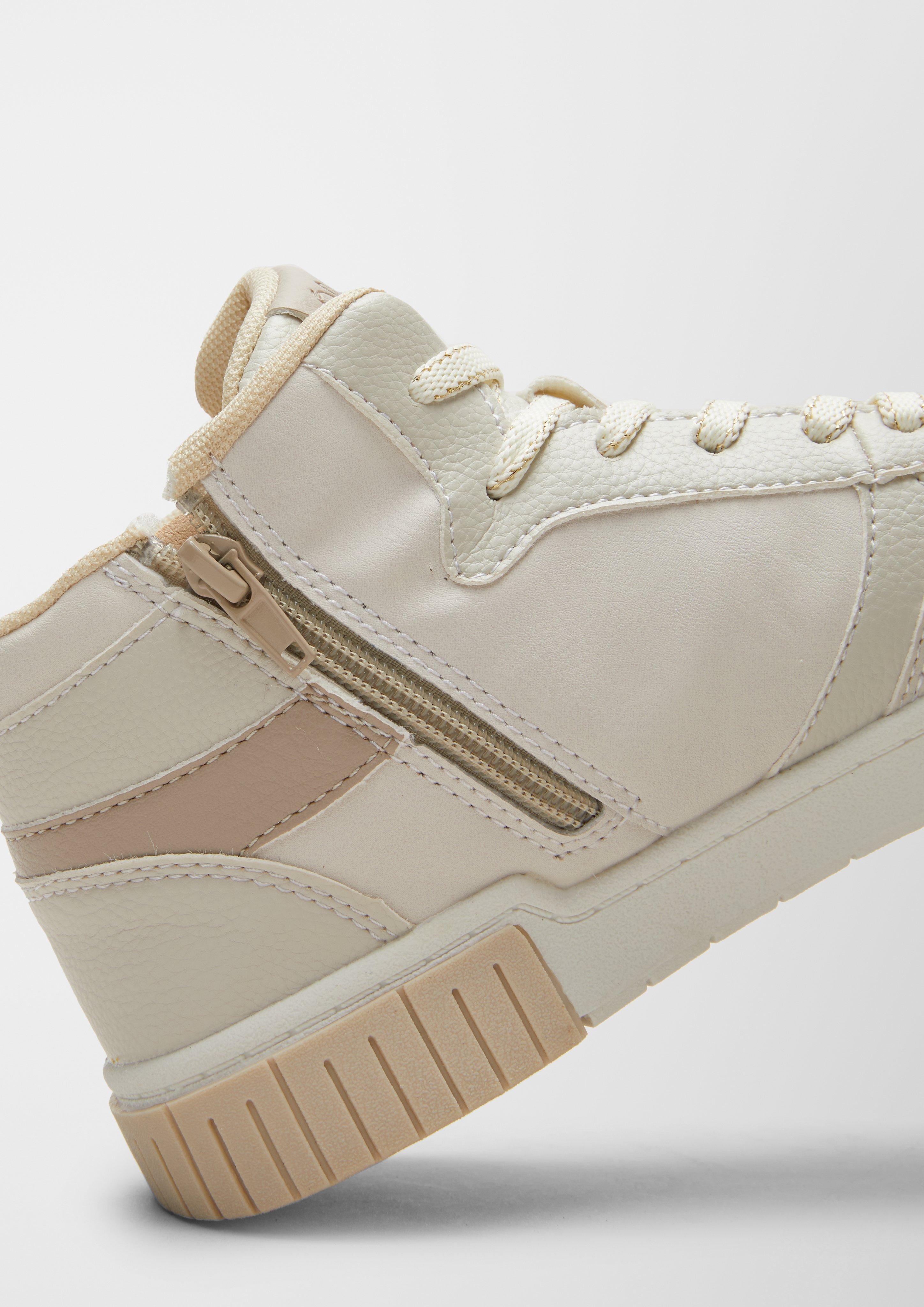 Škornji in 410 & 419