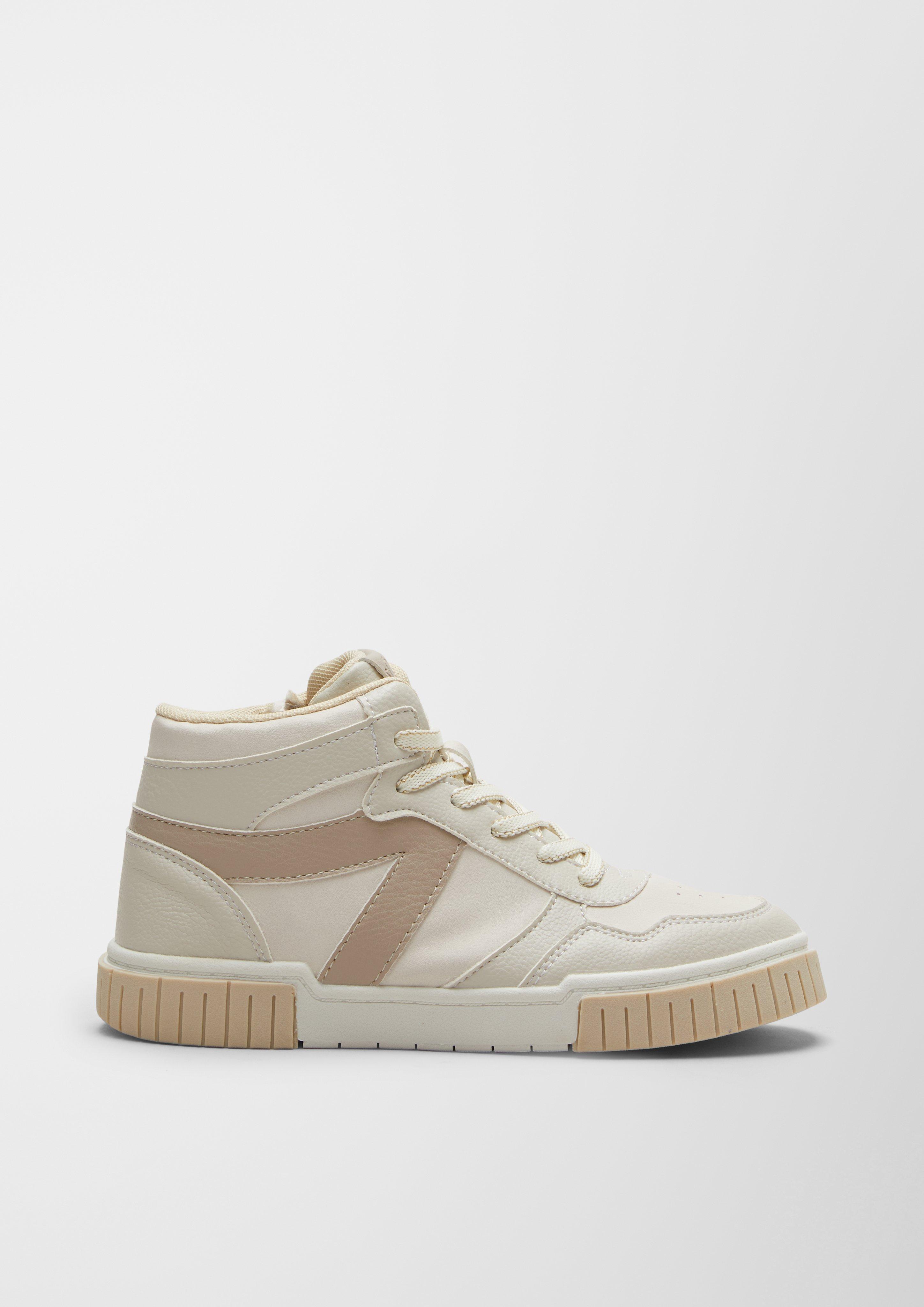 Škornji in 410 & 419