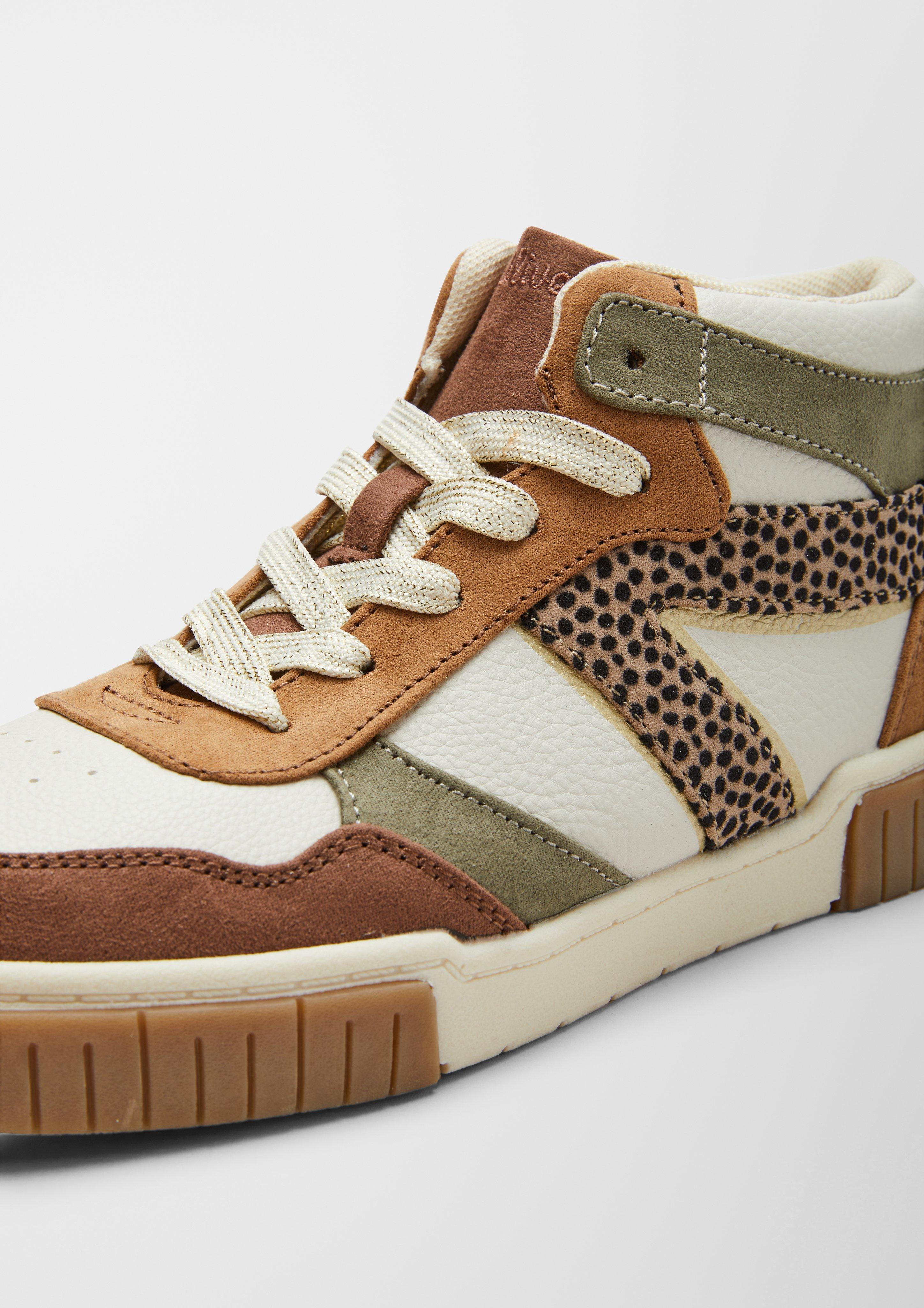 Škornji in 419 & 410