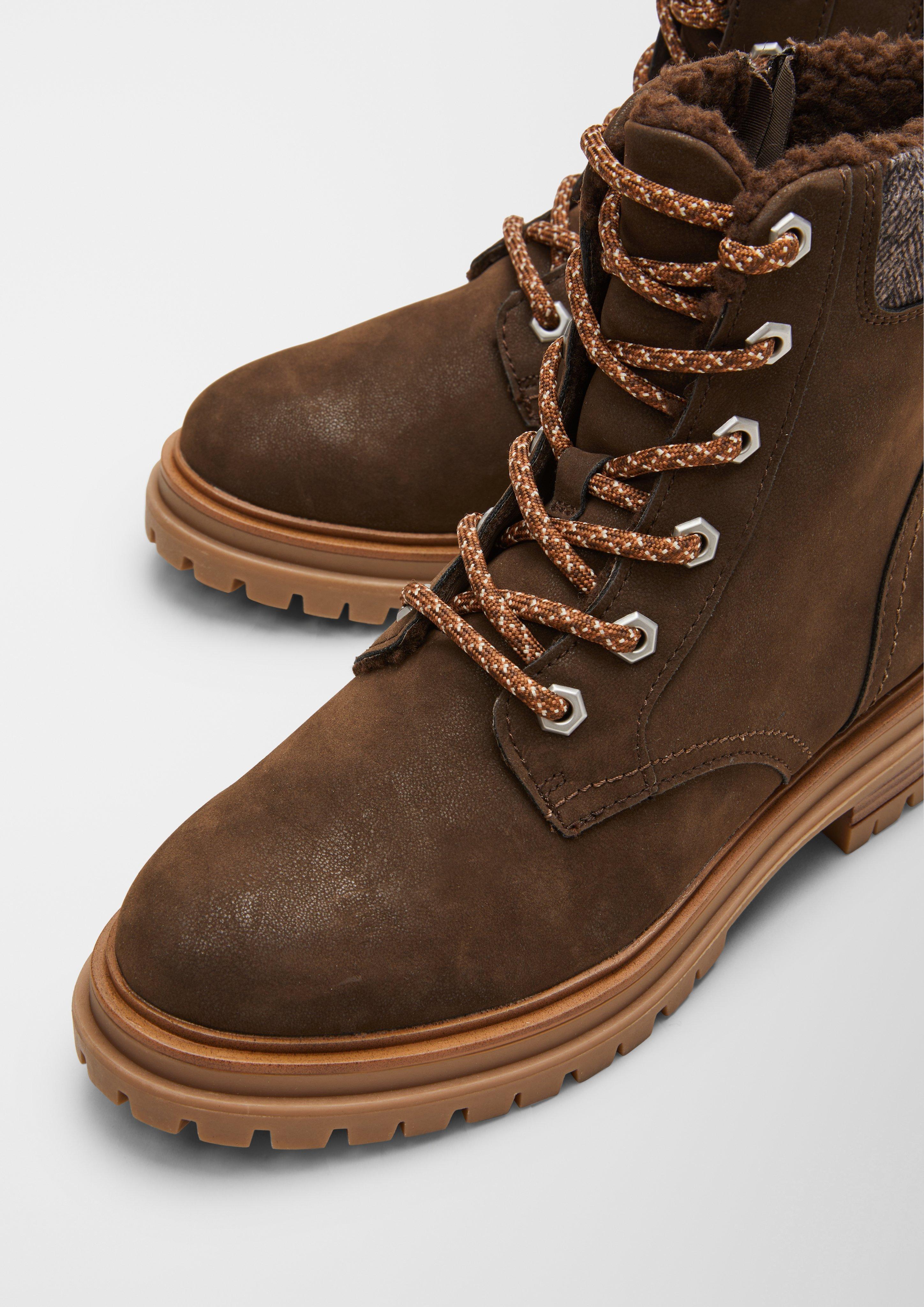 Schnürstiefelette in 302 & 337