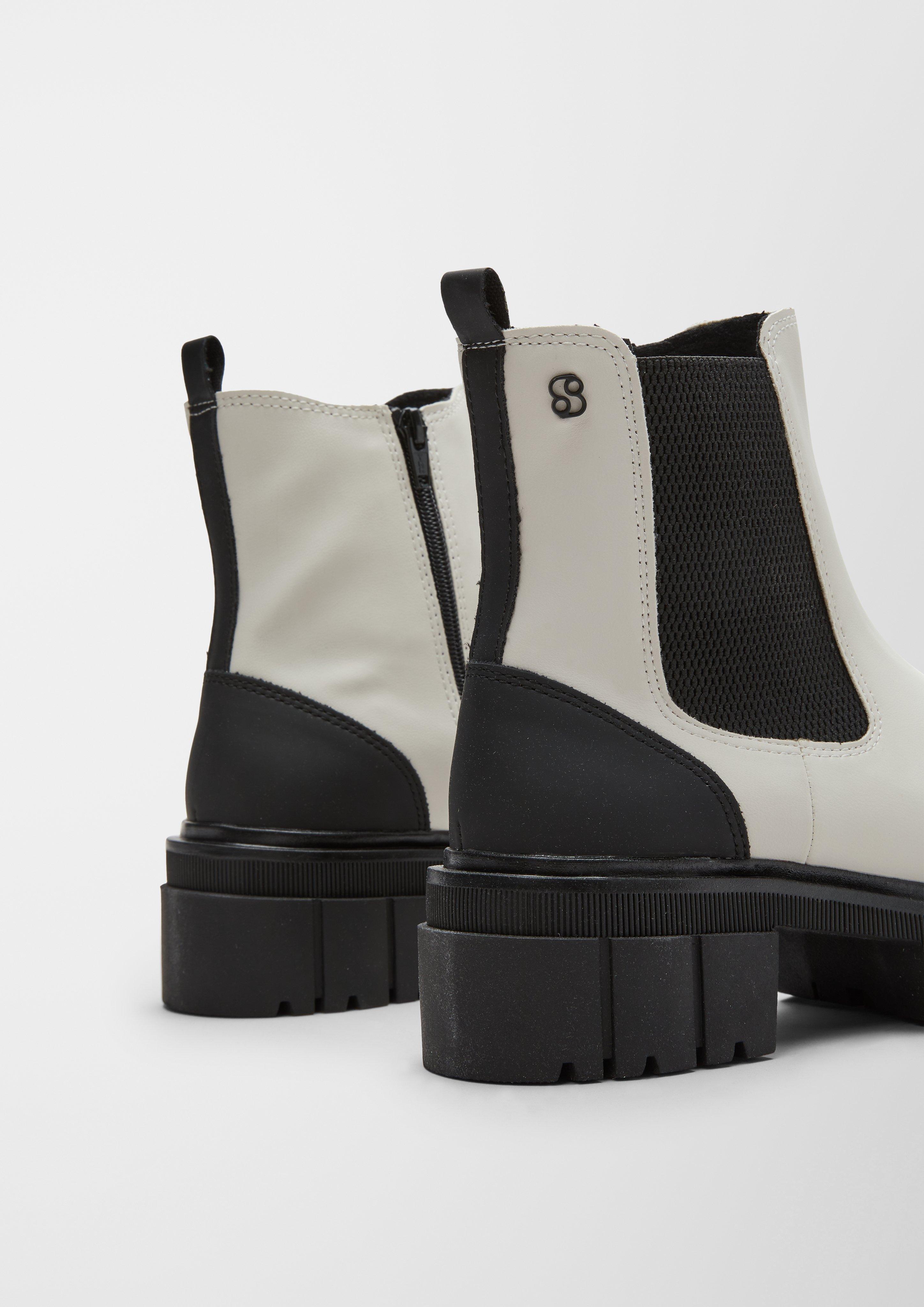 Stiefel in 109, 341, 001 & 701