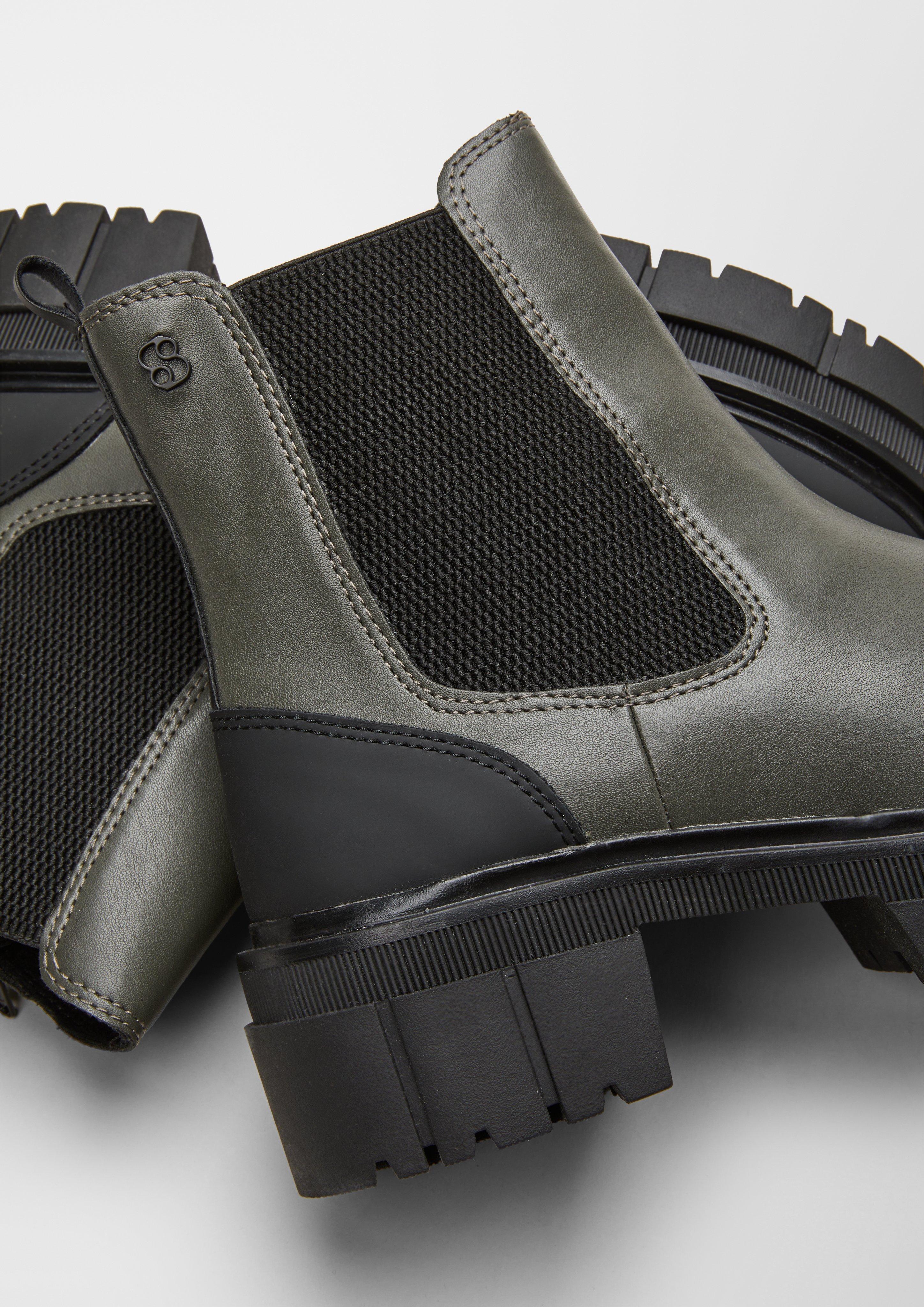 Stiefel in 701, 341, 001 & 109