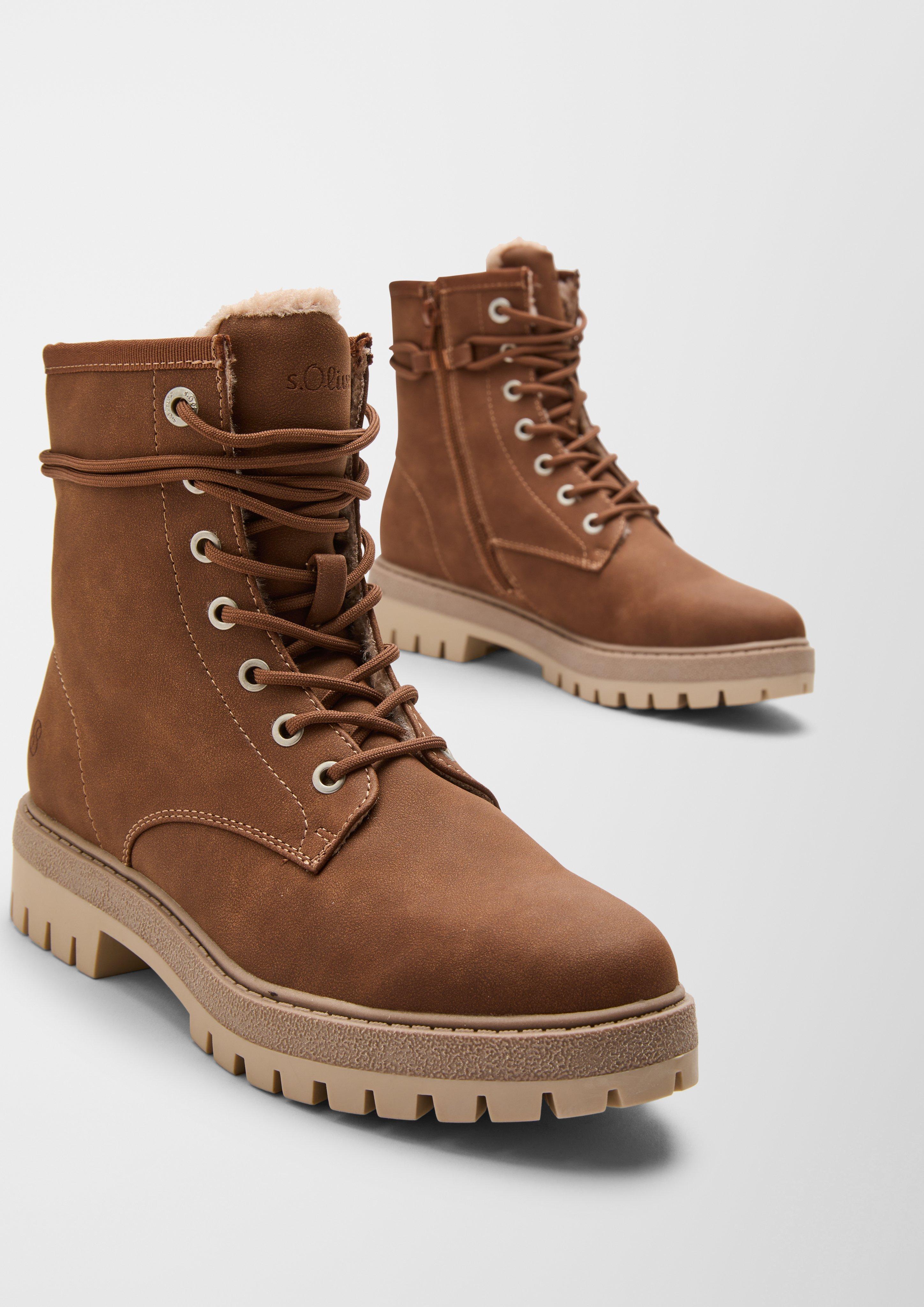 Schnürstiefelette in 305