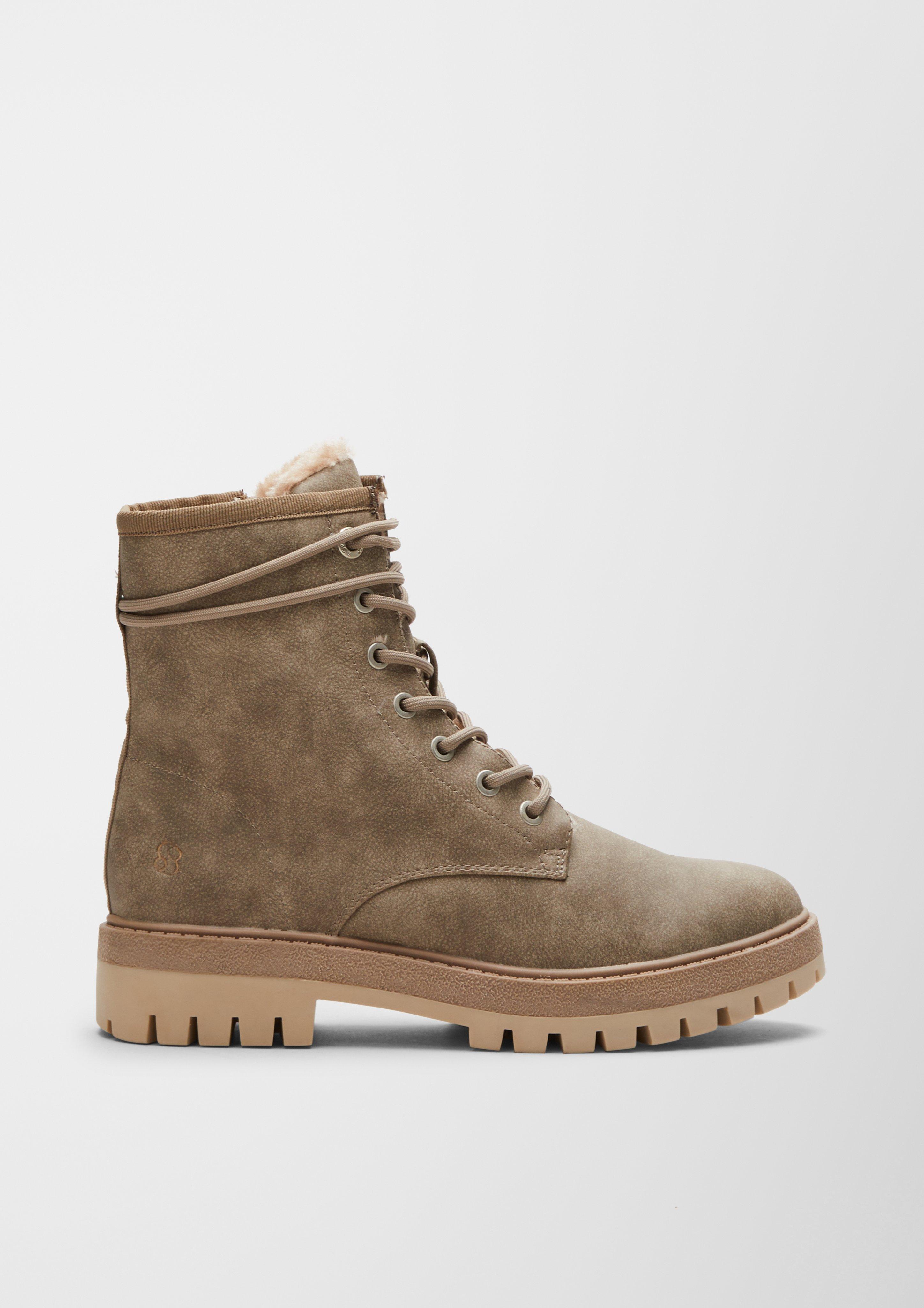 Schnürstiefelette in 341