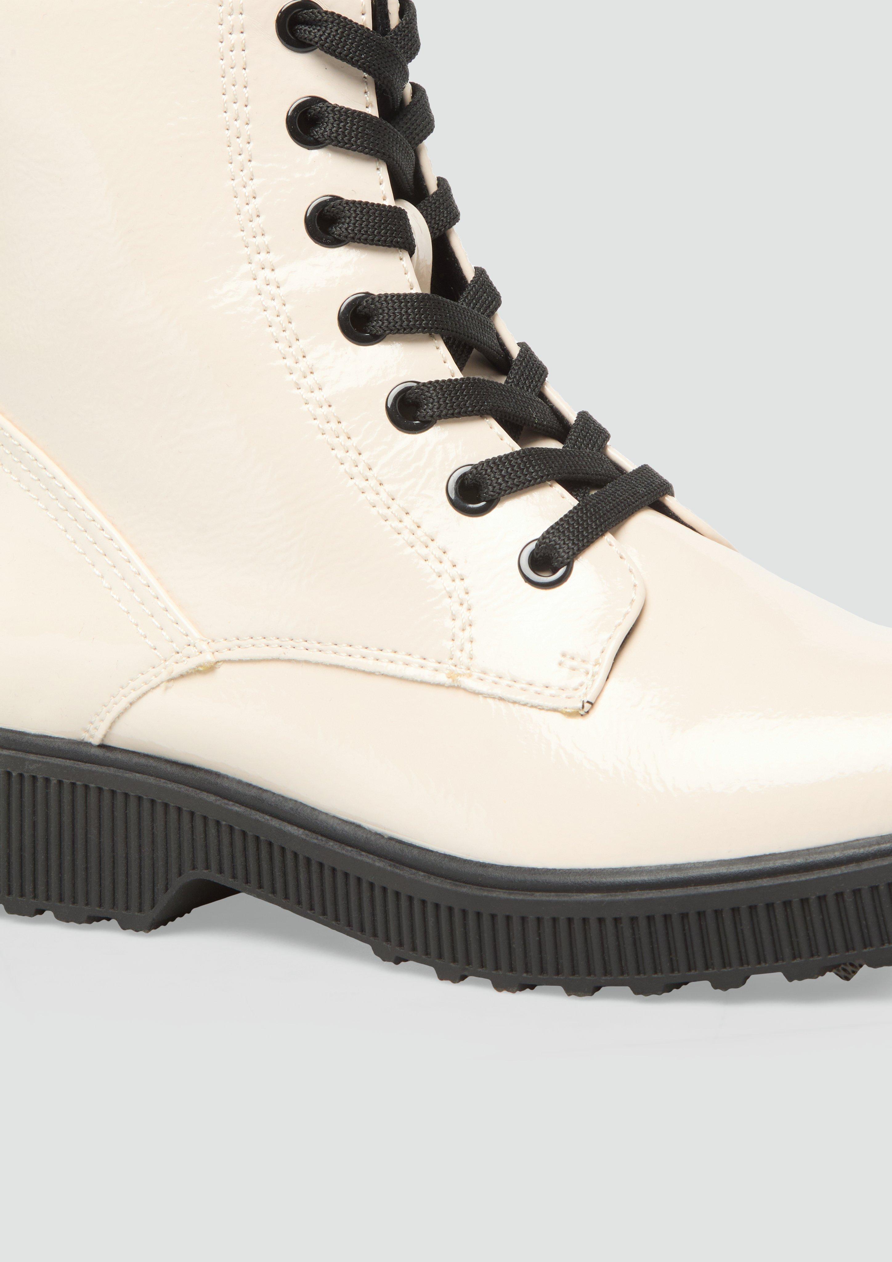 s.Oliver Boots in Lackleder-Optik