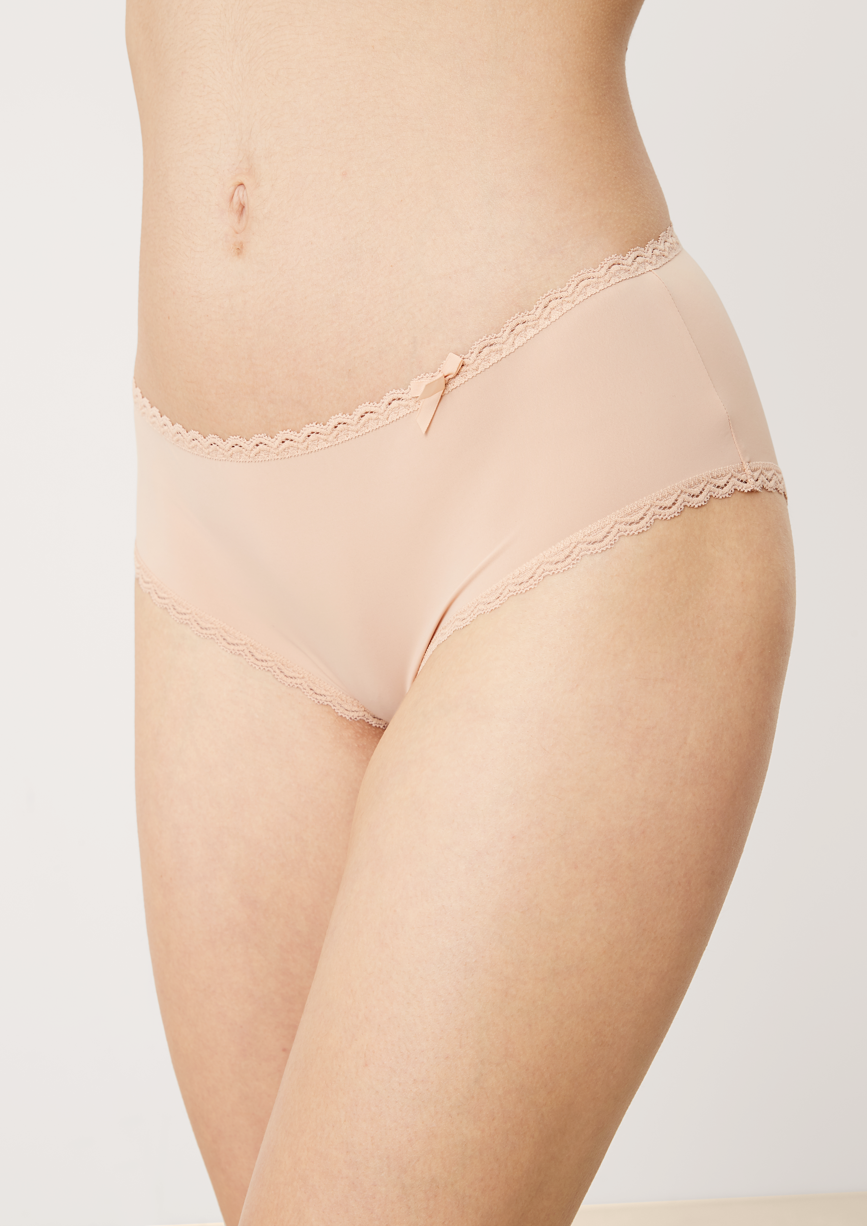 Panty in 4620, 5845, 5670, 9999, 0100, 8400, 4110 & 1493