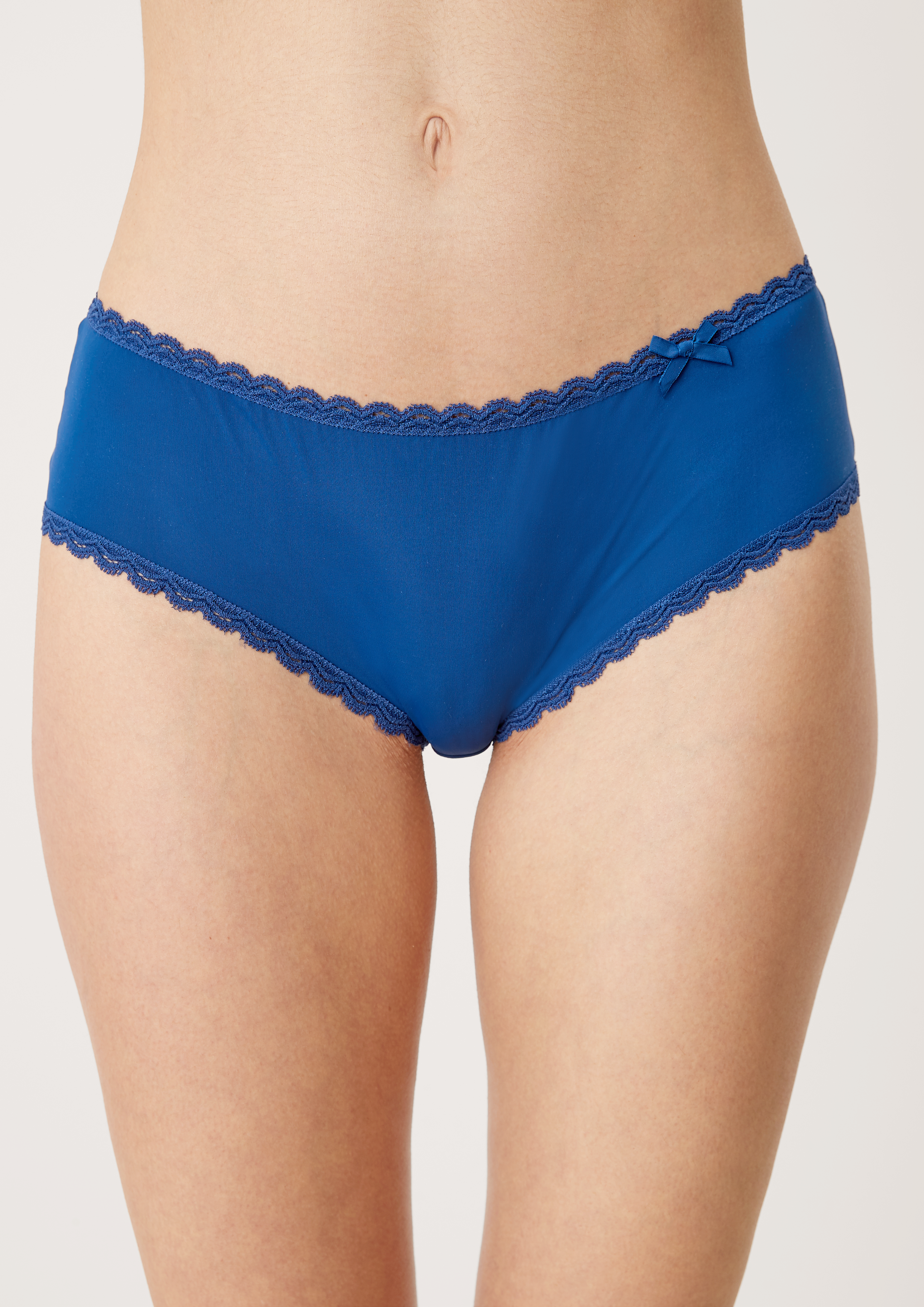 Panty in 5670, 5845, 9999, 4620, 0100, 8400, 4110 & 1493