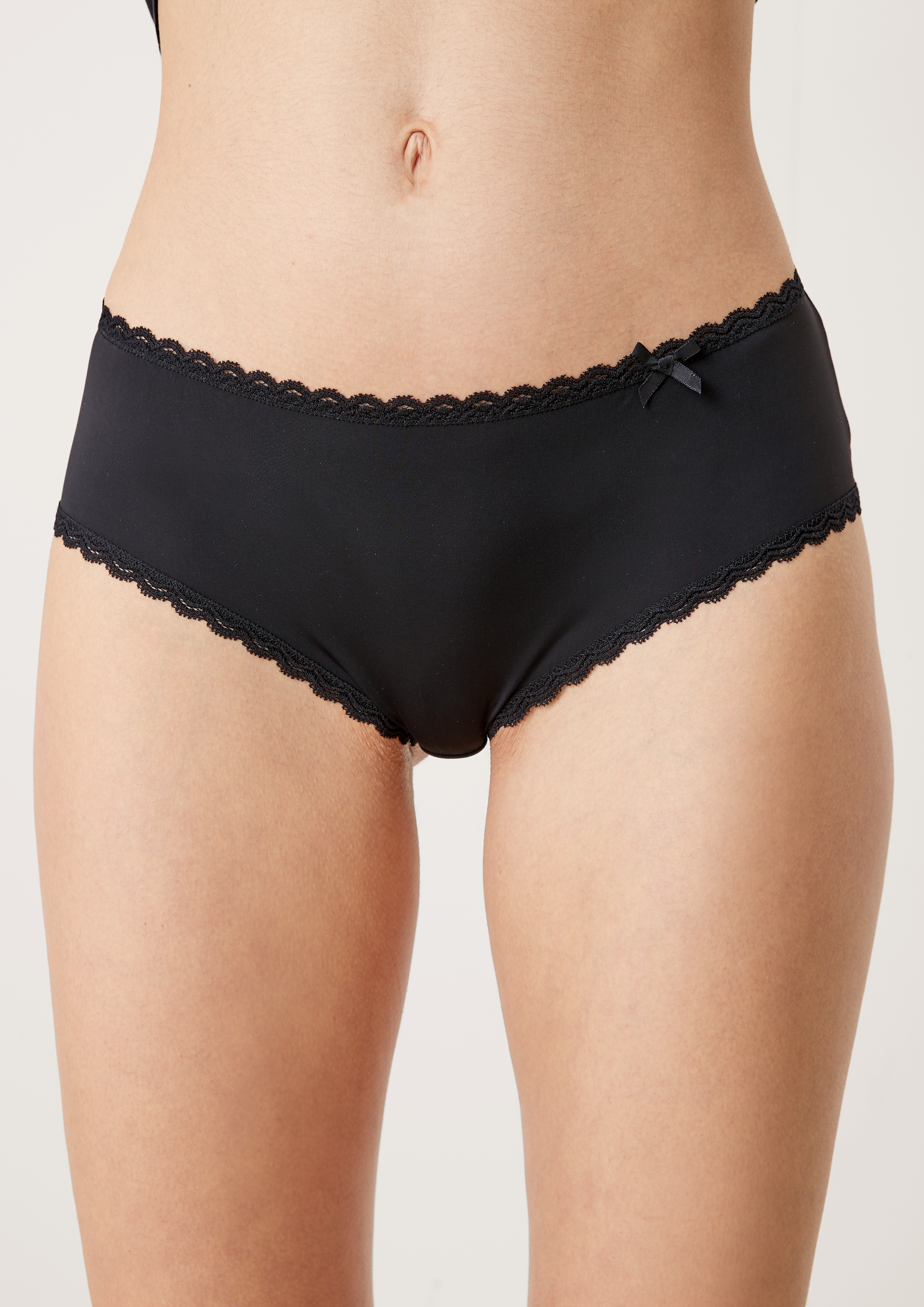 Panty in 9999, 5845, 5670, 4620, 0100, 8400, 4110 & 1493