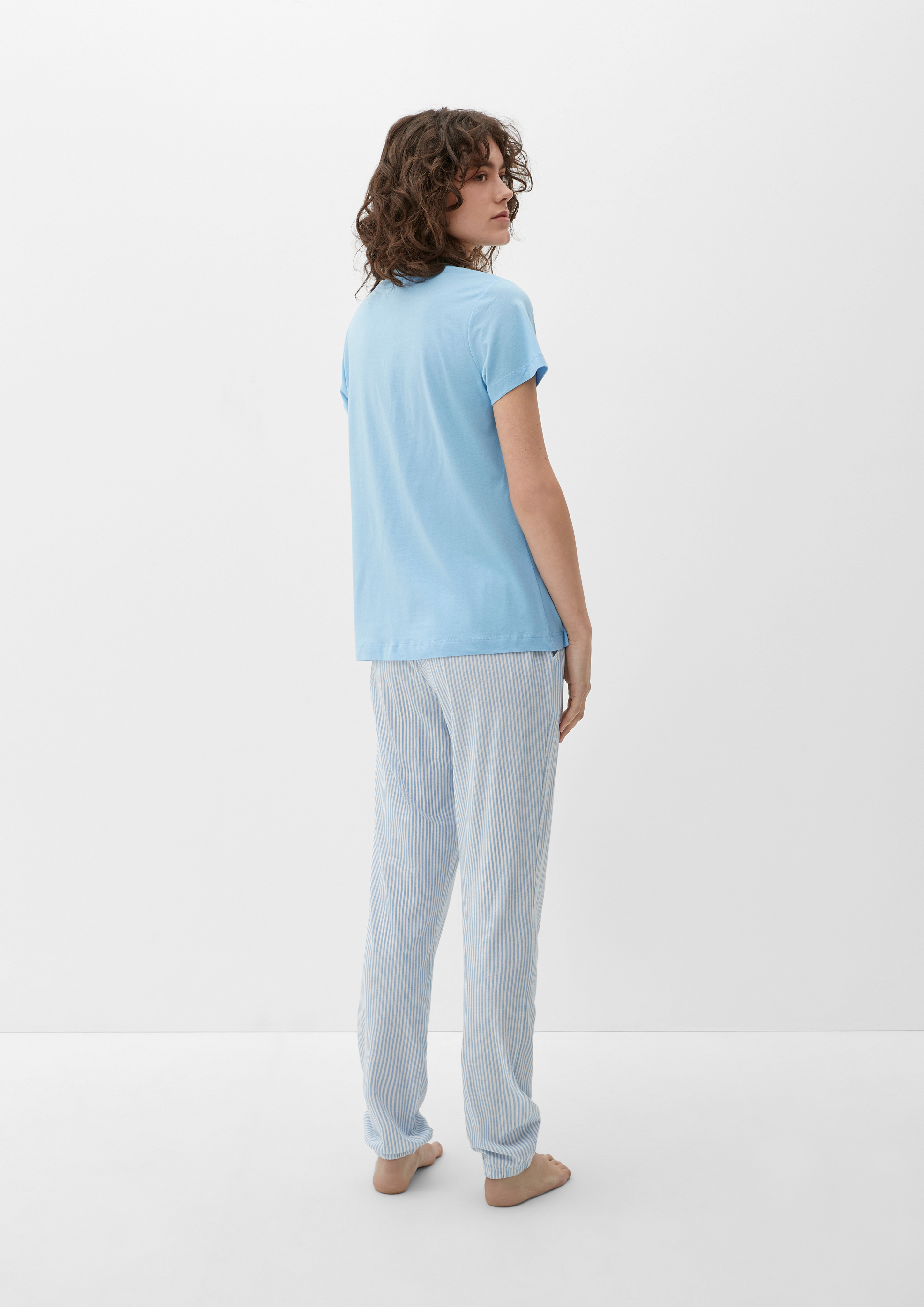 T-Shirt in 5300, 4900 & 4526