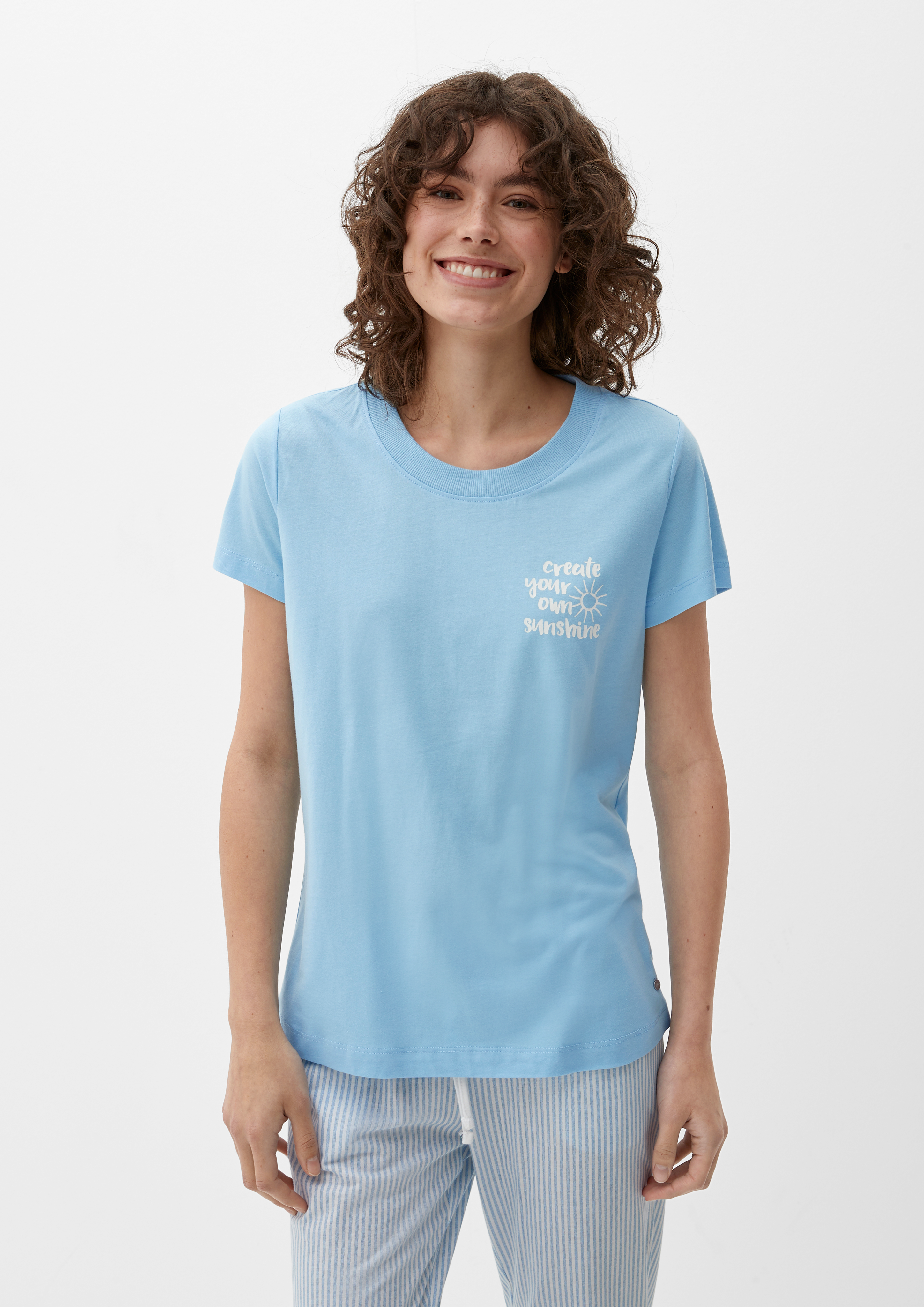 T-Shirt in 5300, 4900 & 4526