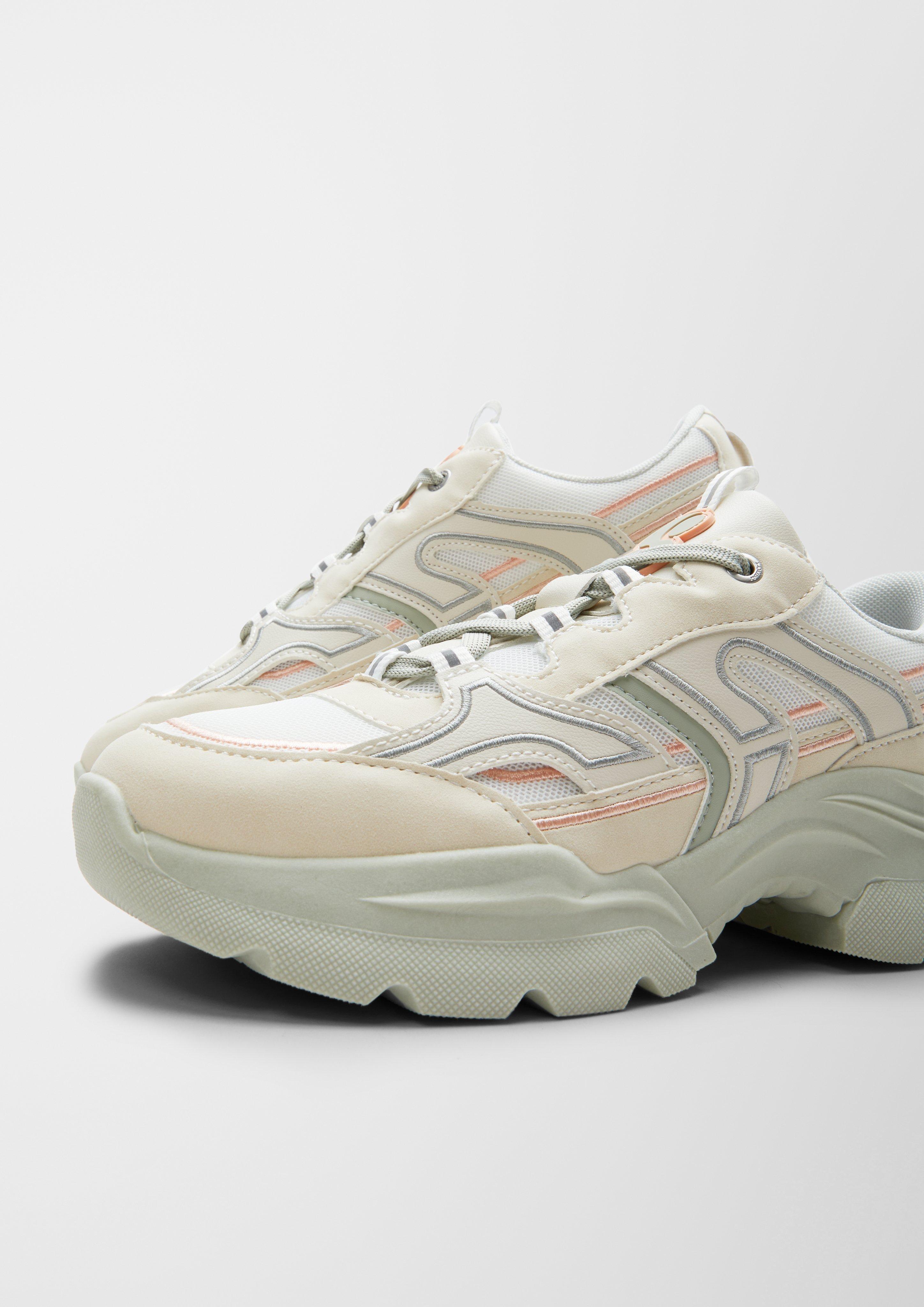 Sneaker in 410, 110 & 400