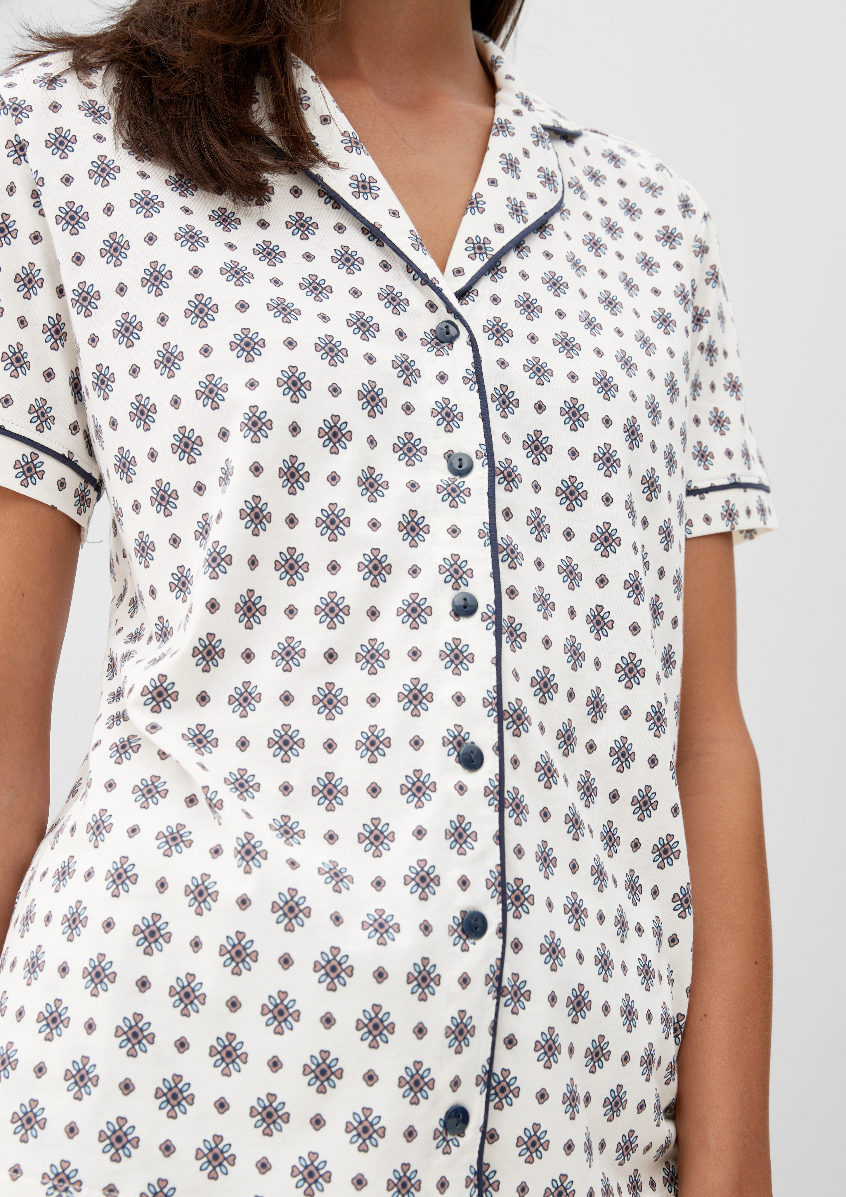 Kratke hlače in 8500 & 48G1