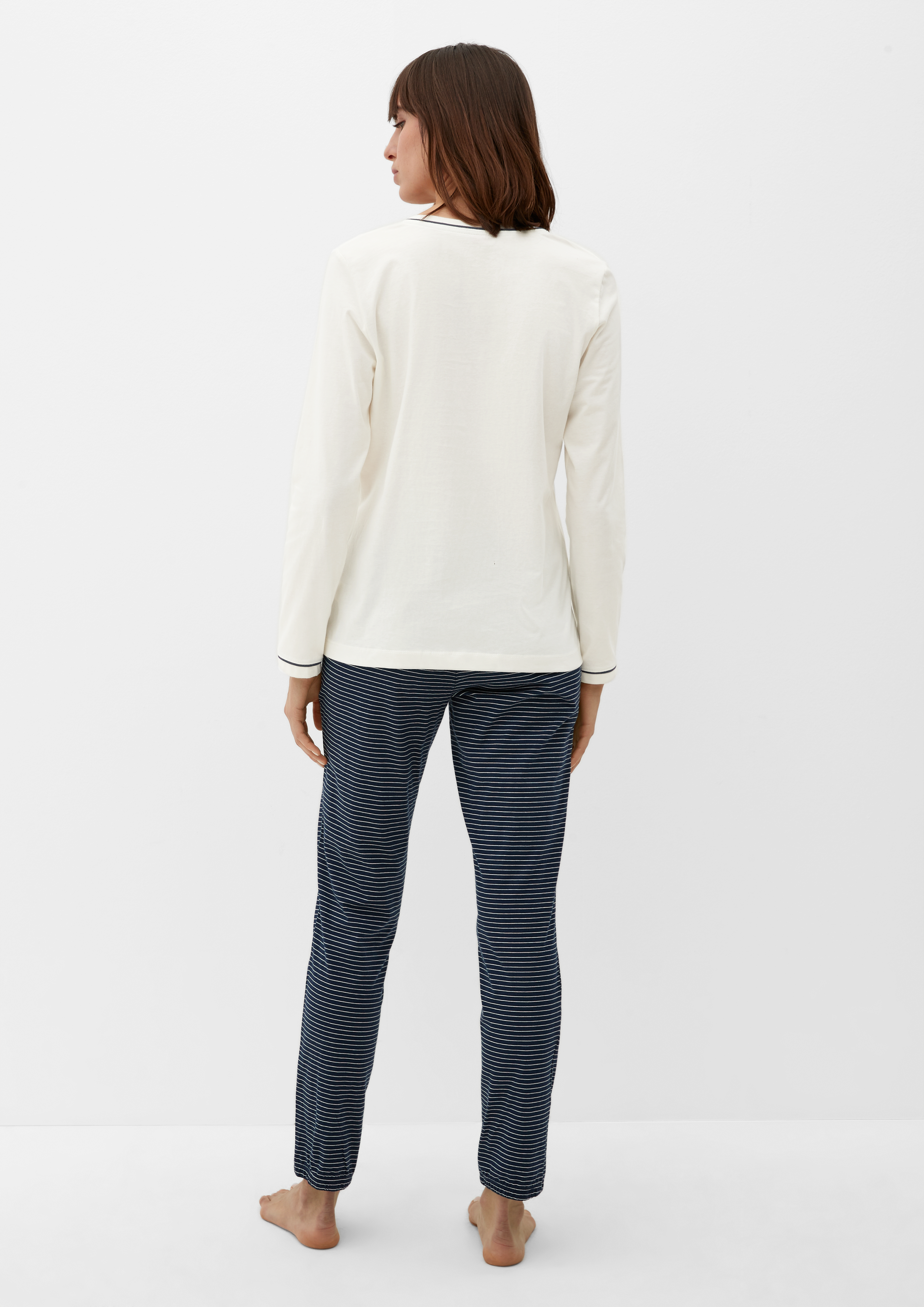 Chemise de nuit in 8500